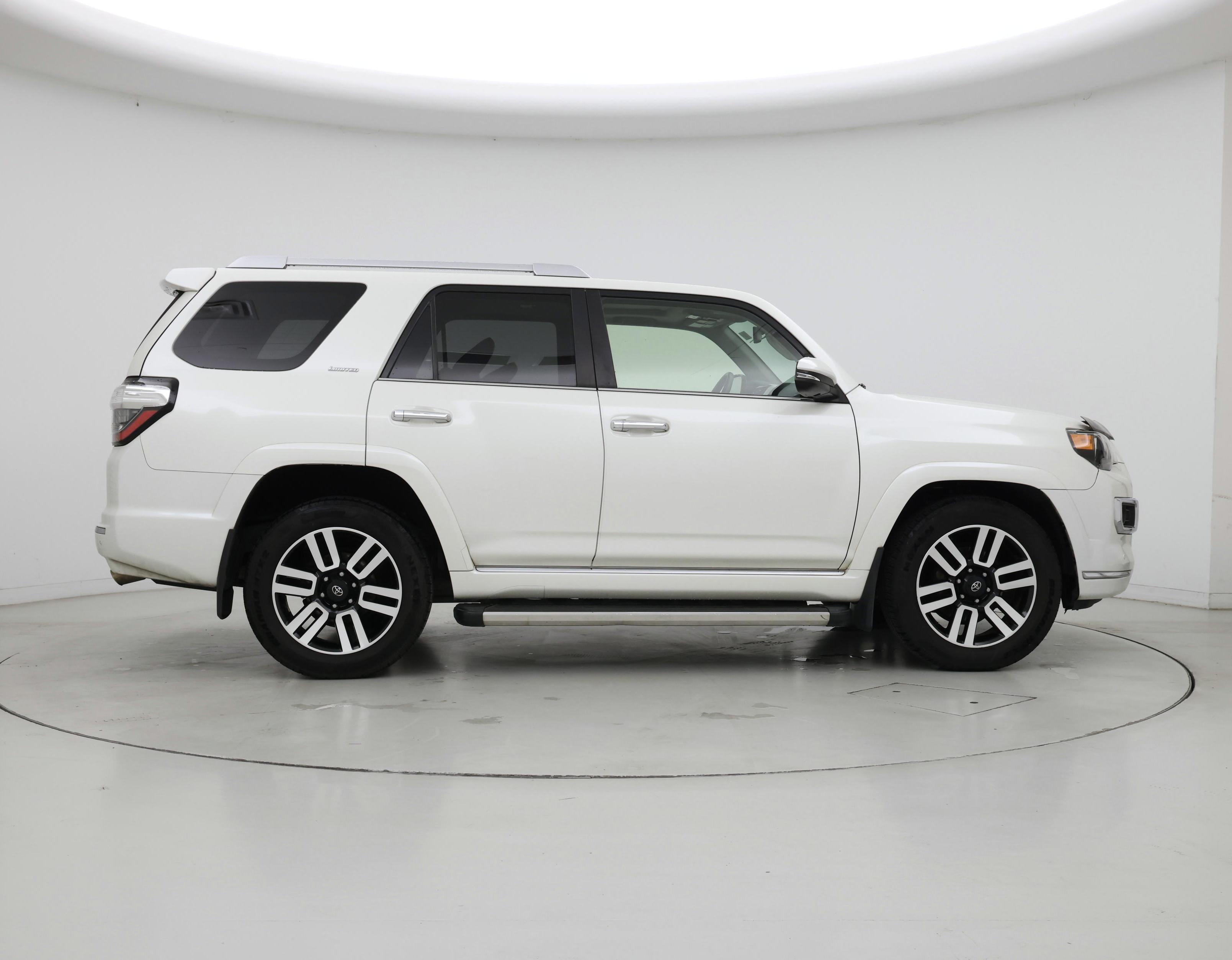 Thumbnail: 2017 Toyota 4Runner - 7