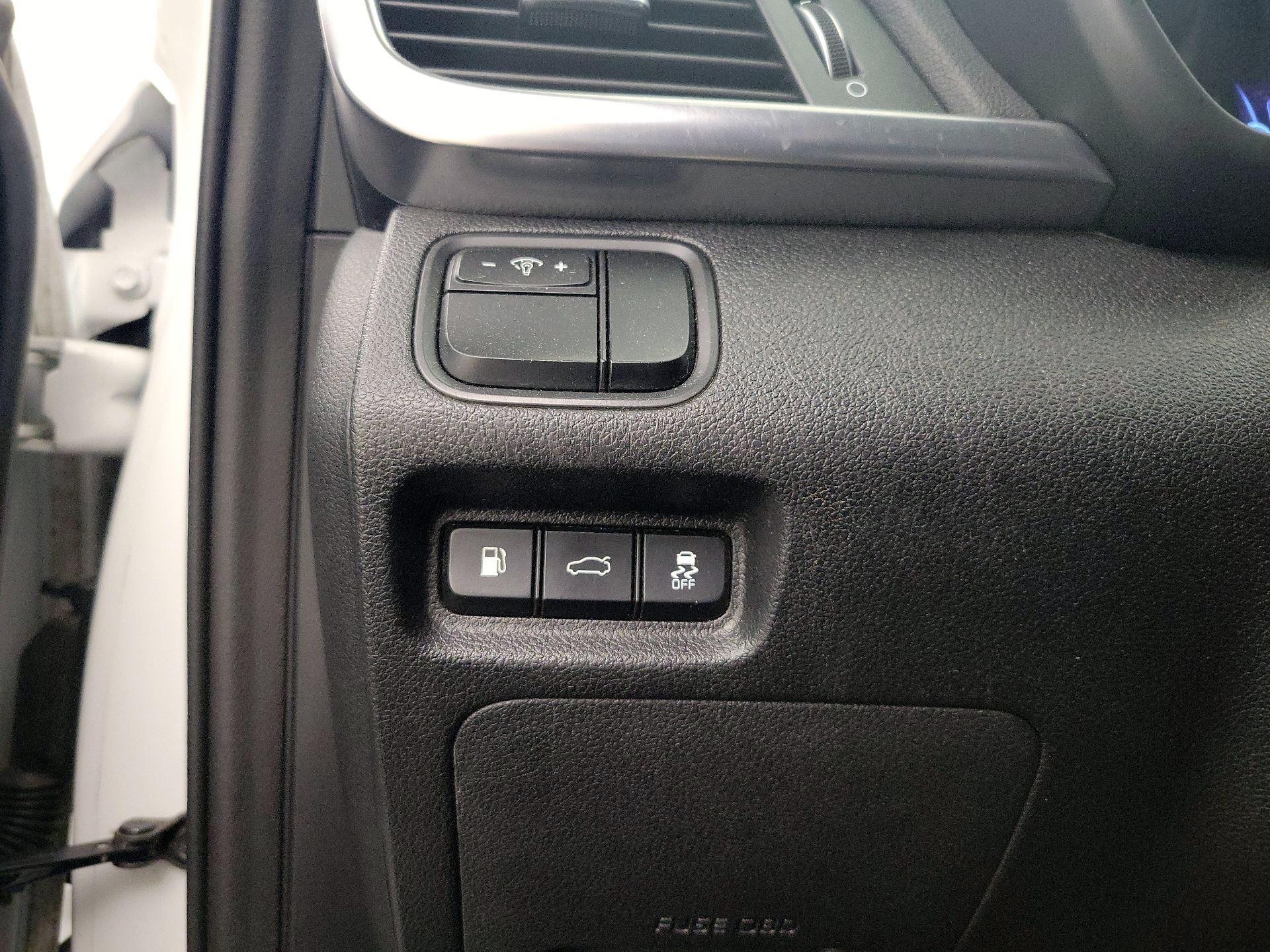 Thumbnail: 2017 Kia Optima - 13