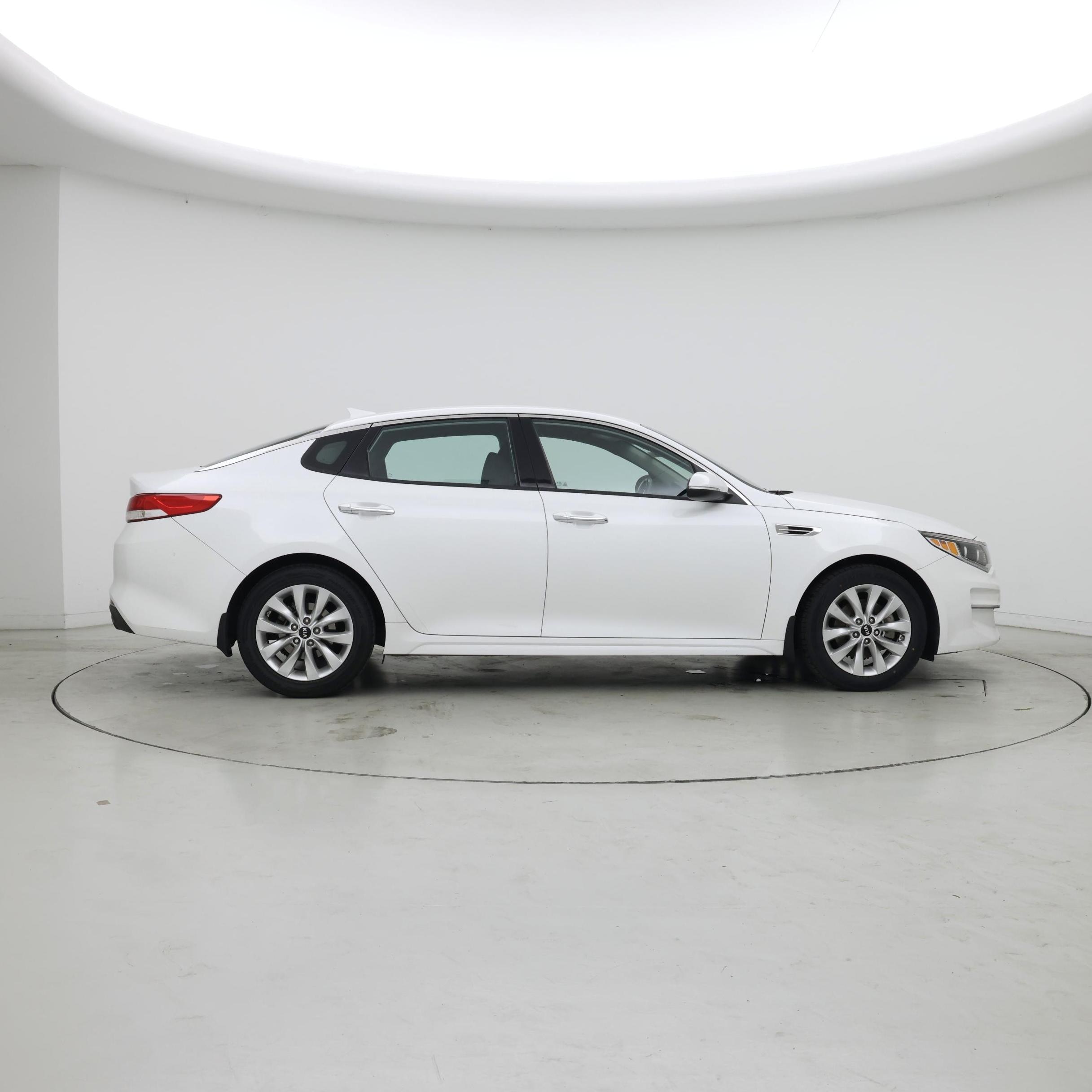 Thumbnail: 2017 Kia Optima - 7