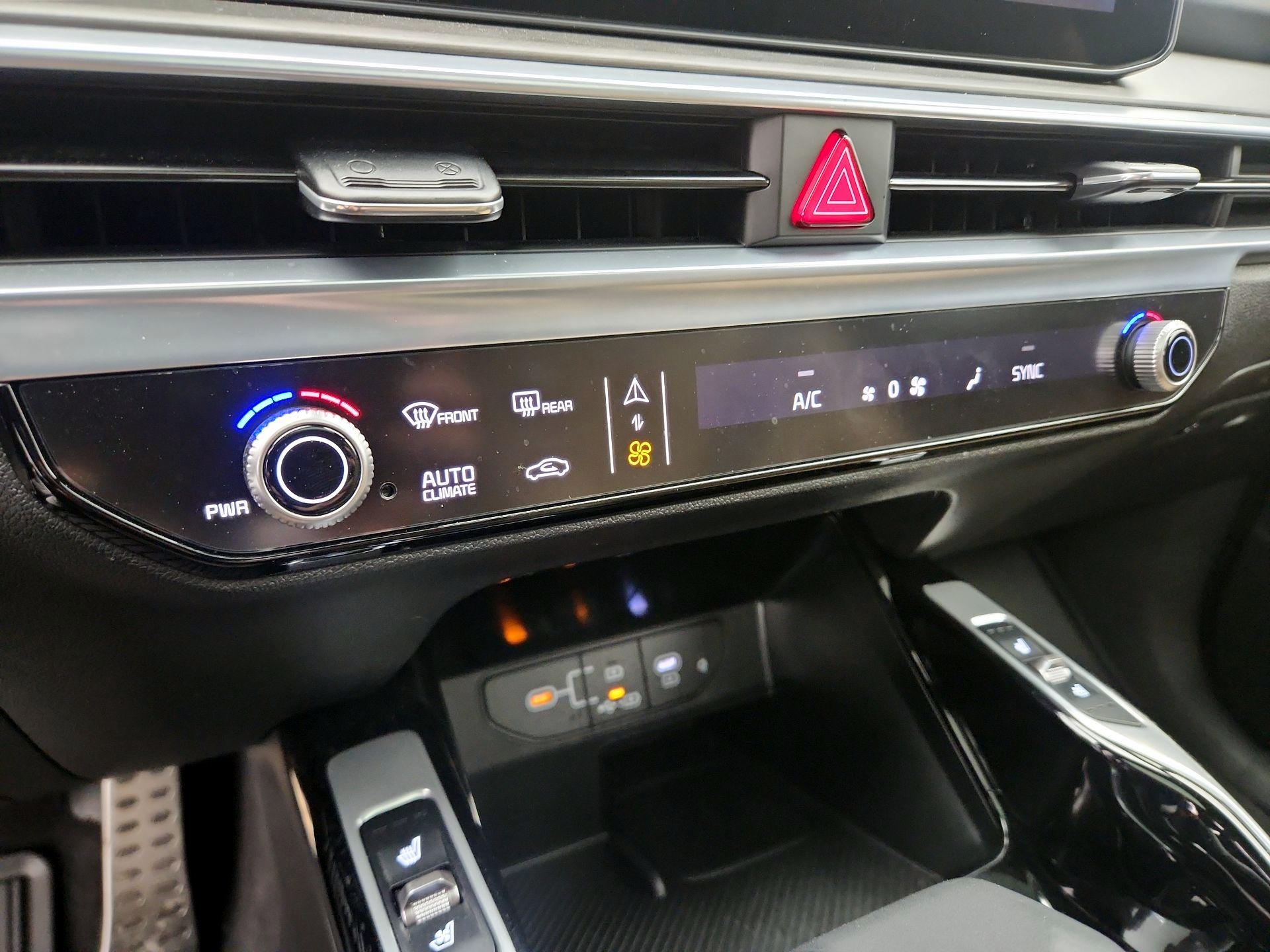 Thumbnail: 2025 Kia Sorento - 17