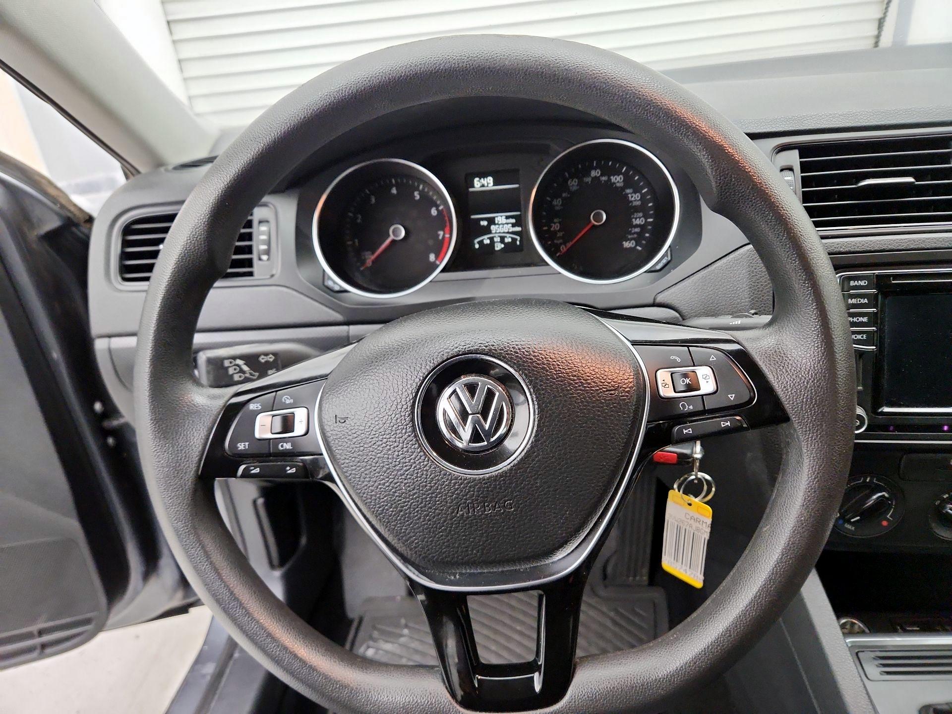 Thumbnail: 2016 Volkswagen Jetta - 10