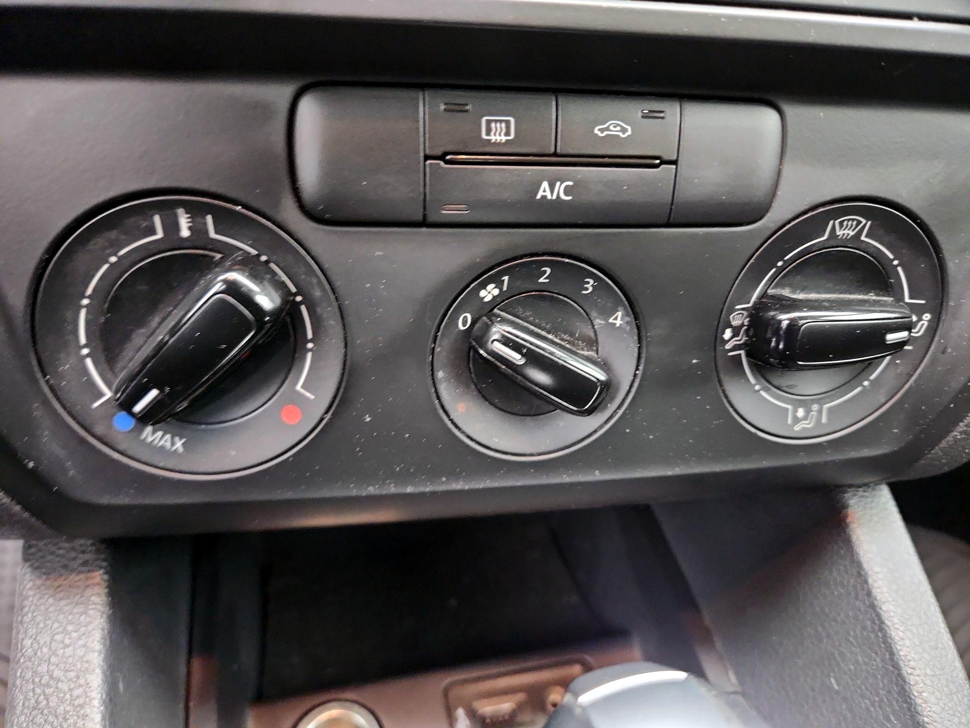 Thumbnail: 2016 Volkswagen Jetta - 16