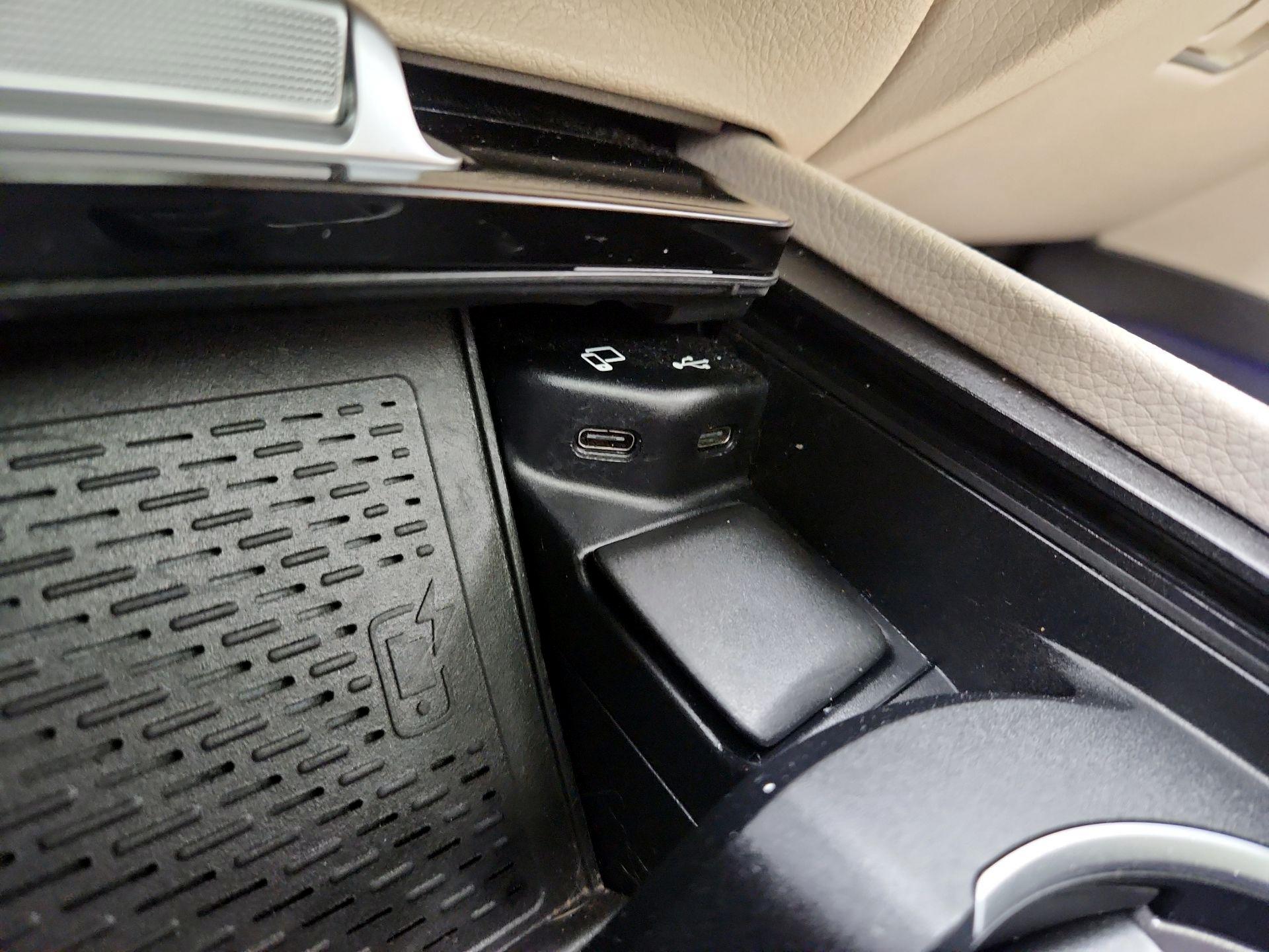 Thumbnail: 2020 Mercedes-Benz GLE - 19