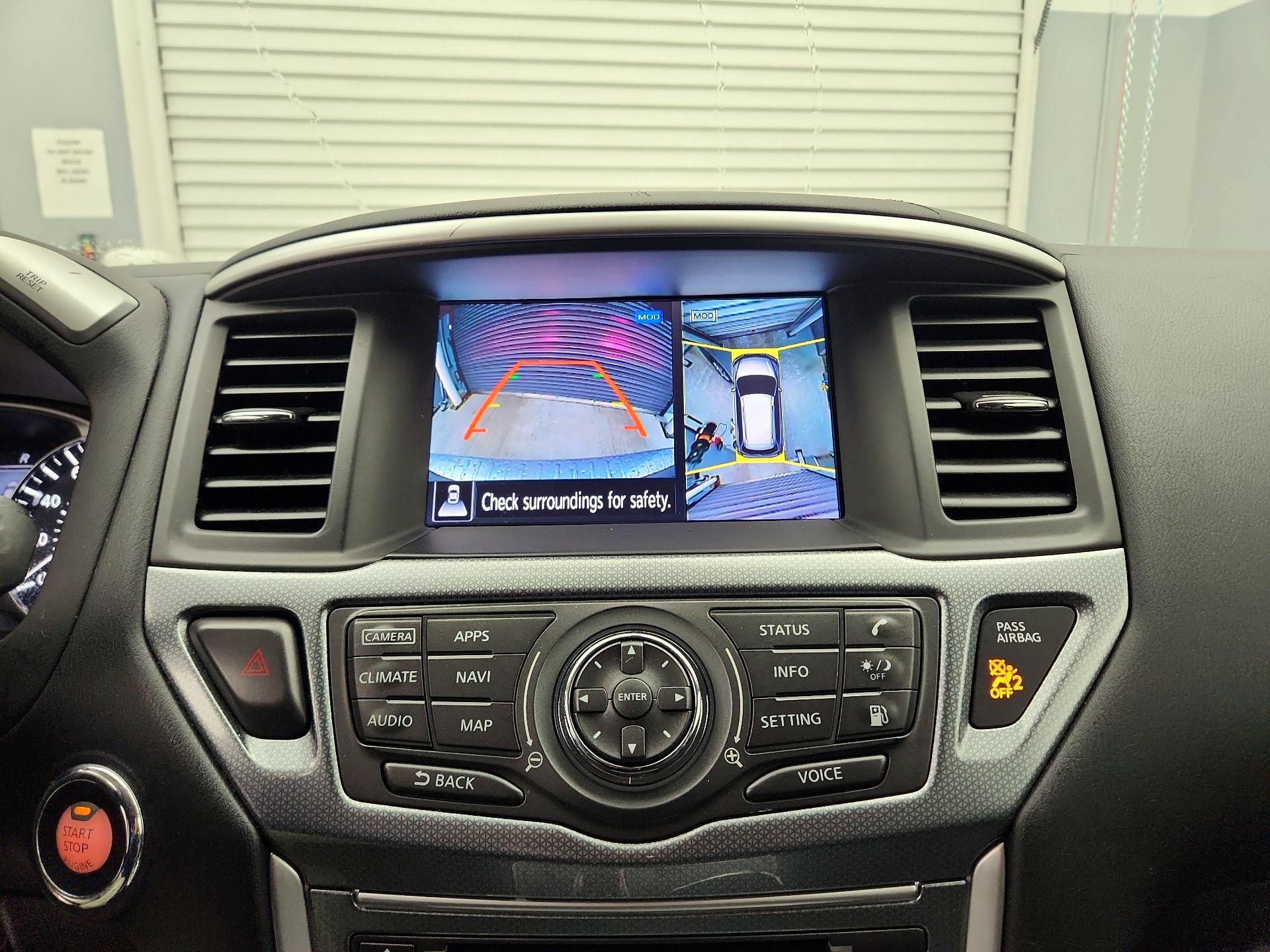 Thumbnail: 2018 Nissan Pathfinder - 15