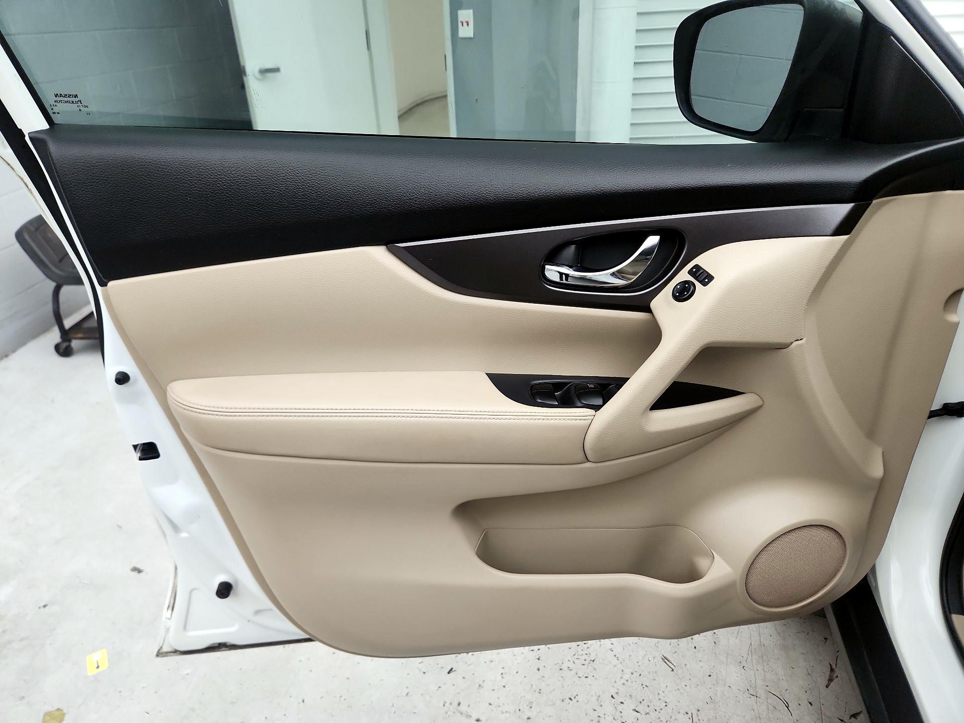 Thumbnail: 2014 Nissan Rogue - 12