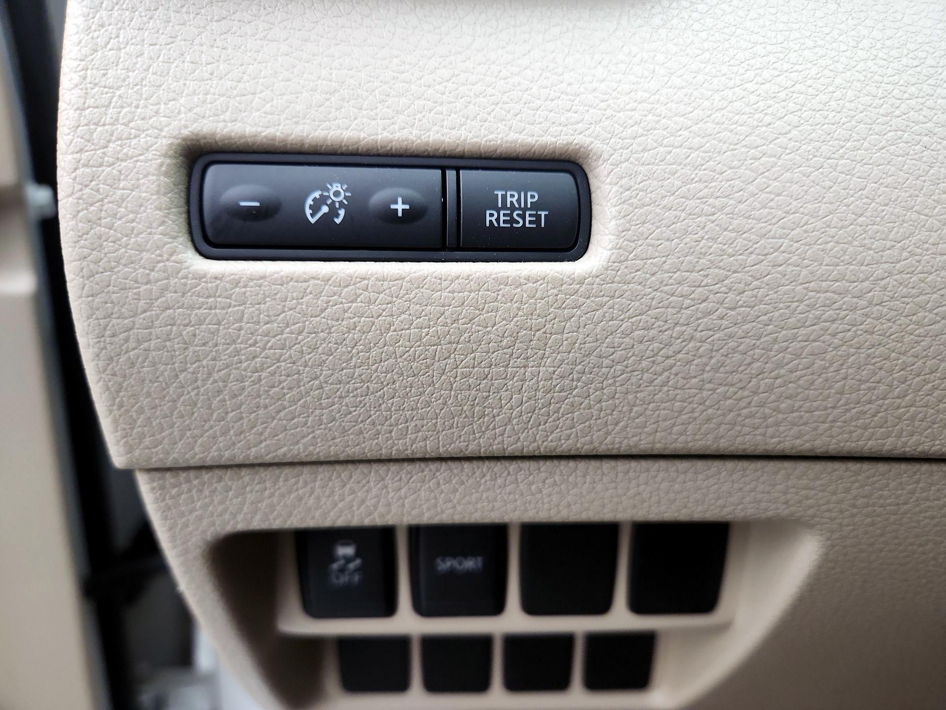 Thumbnail: 2014 Nissan Rogue - 13