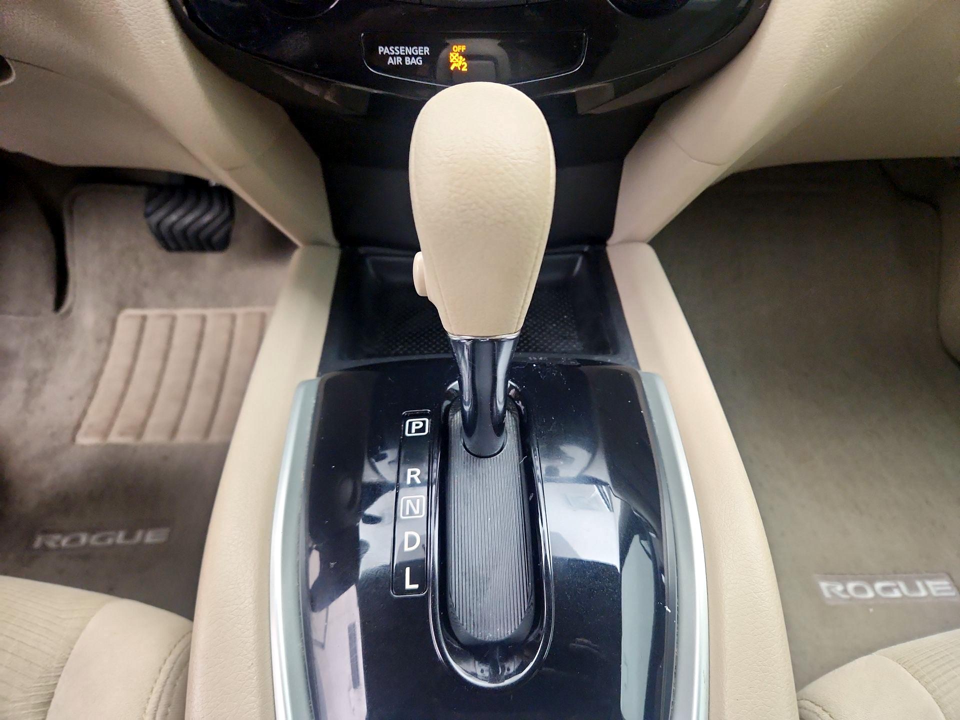 Thumbnail: 2014 Nissan Rogue - 17