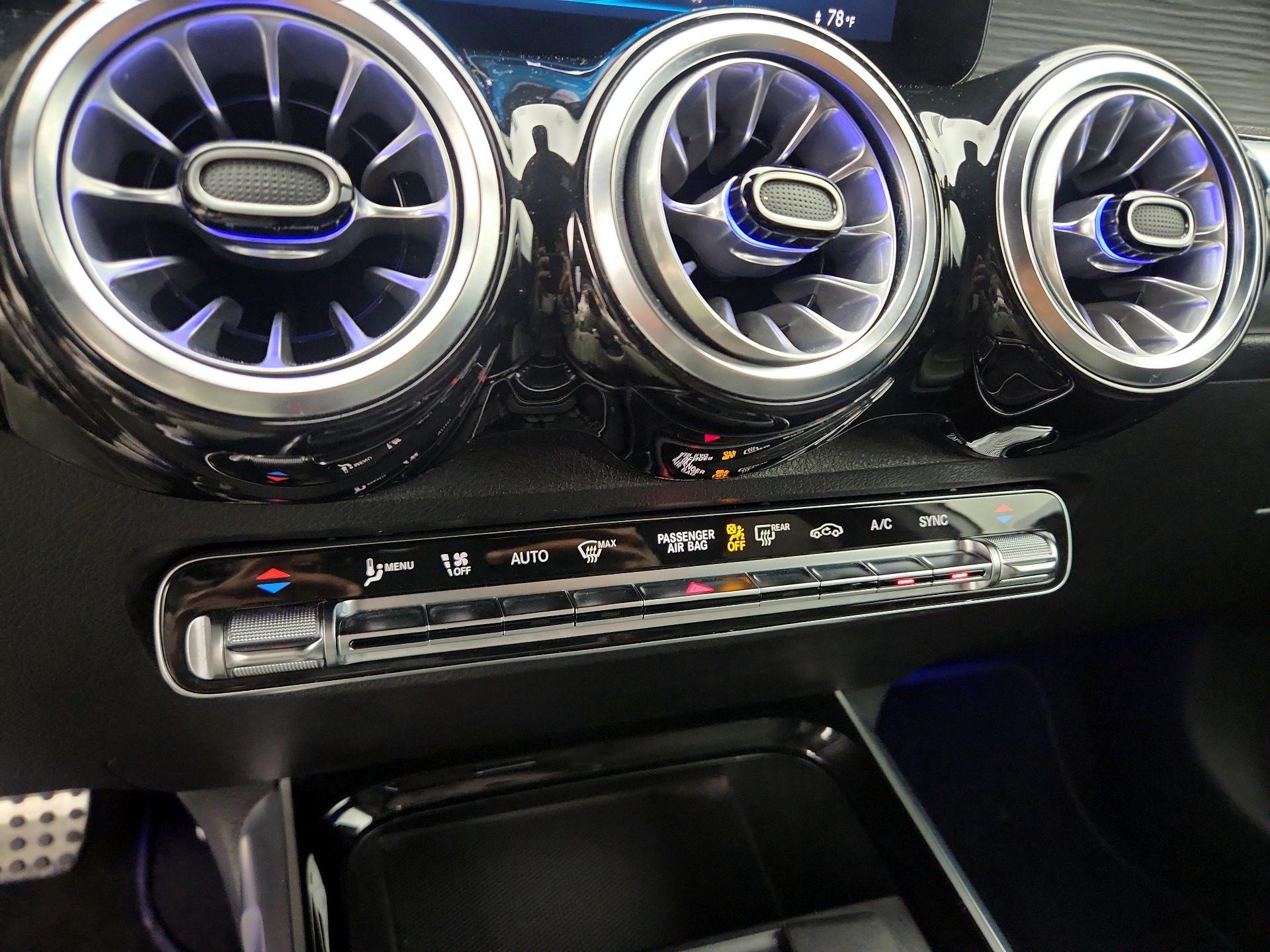 Thumbnail: 2022 Mercedes-Benz GLB - 16