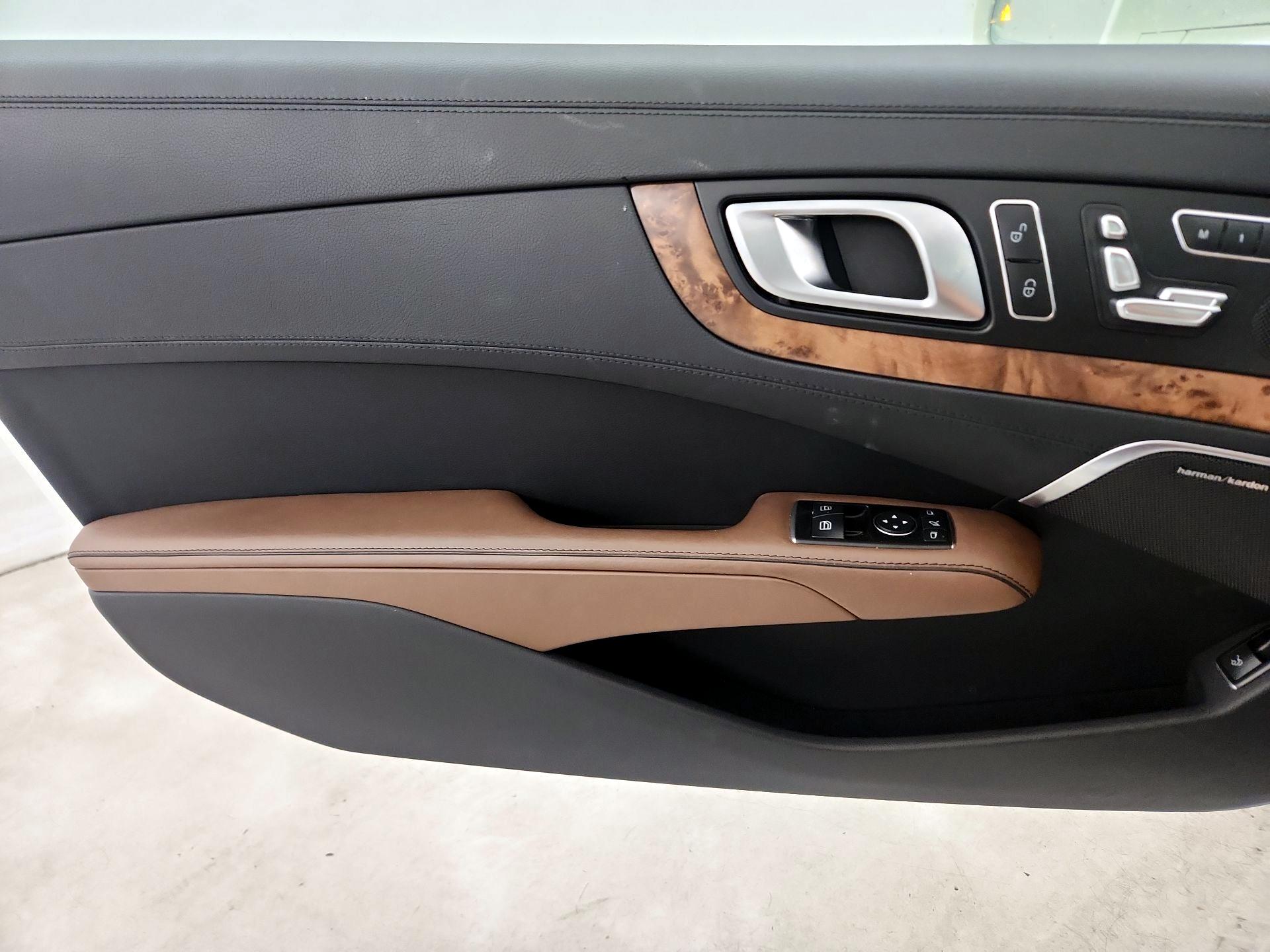 Thumbnail: 2016 Mercedes-Benz SL-Class - 12