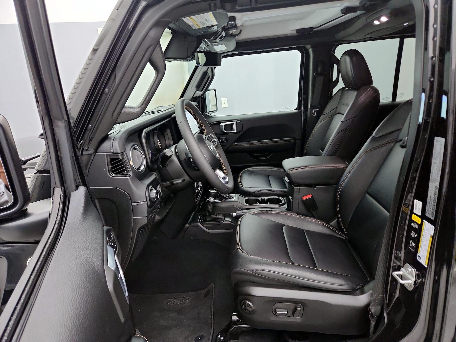 2024 Jeep Wrangler 4-Door Sahara - Photo 12