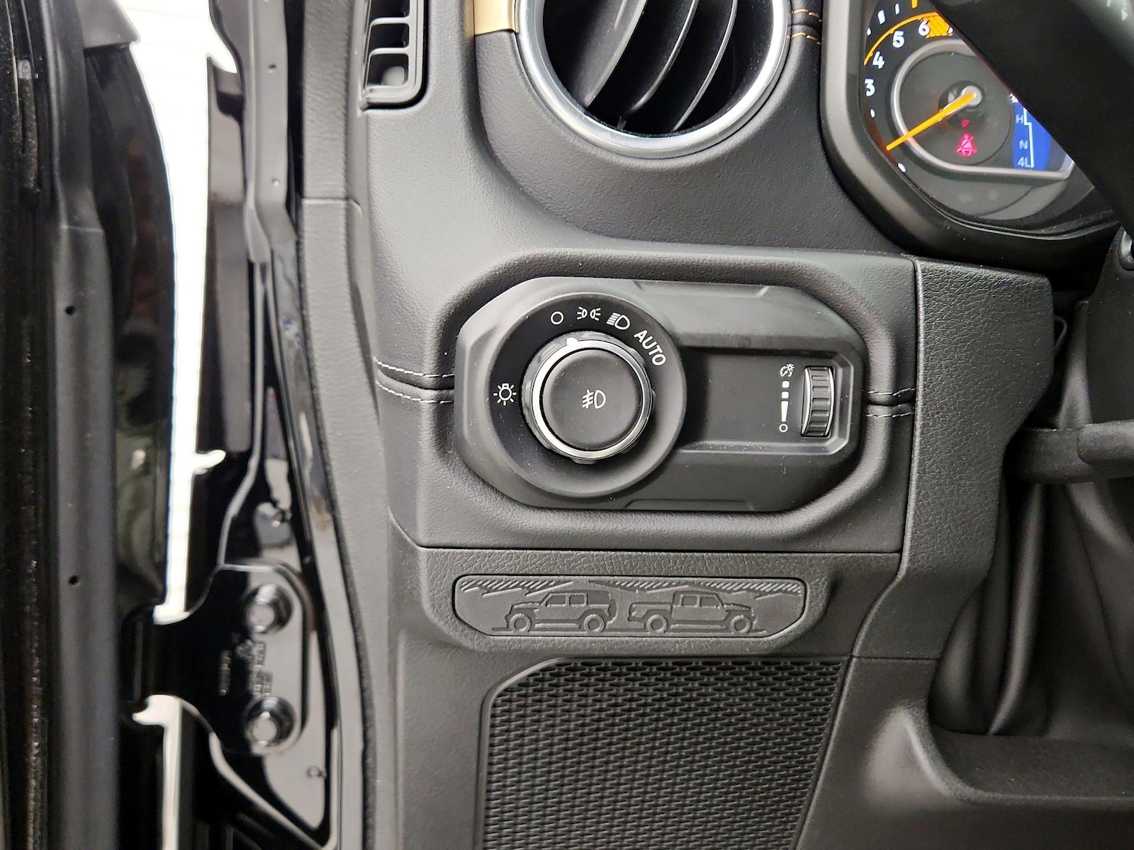 2024 Jeep Wrangler 4-Door Sahara - Photo 14