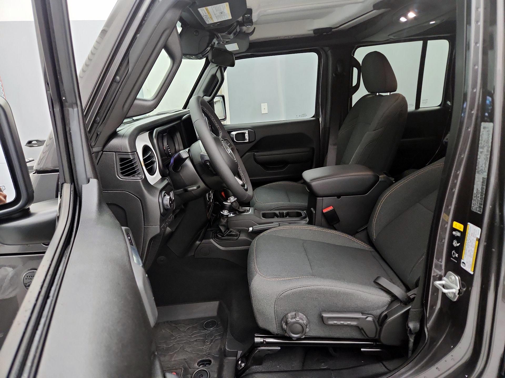 Thumbnail: 2025 Jeep Wrangler - 11