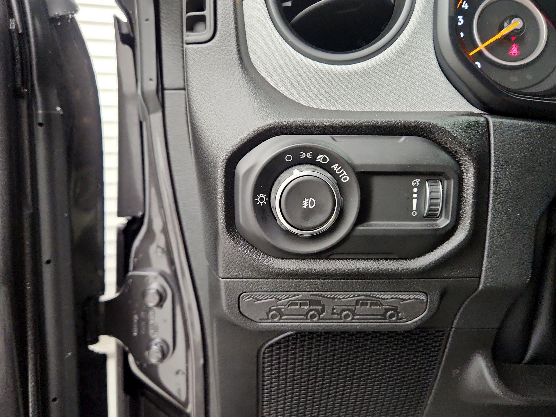 Thumbnail: 2025 Jeep Wrangler - 13