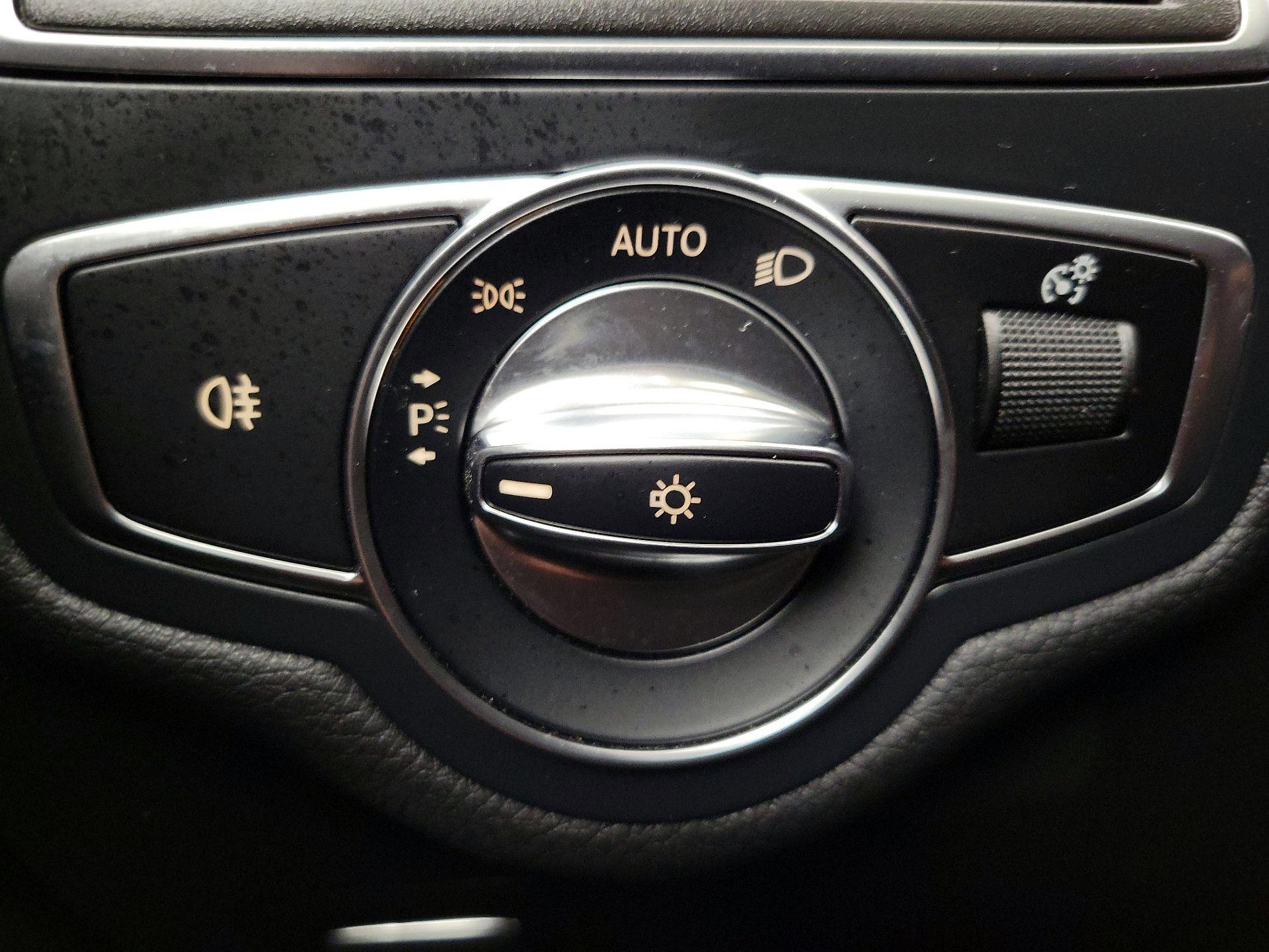 Thumbnail: 2019 Mercedes-Benz C-Class - 13