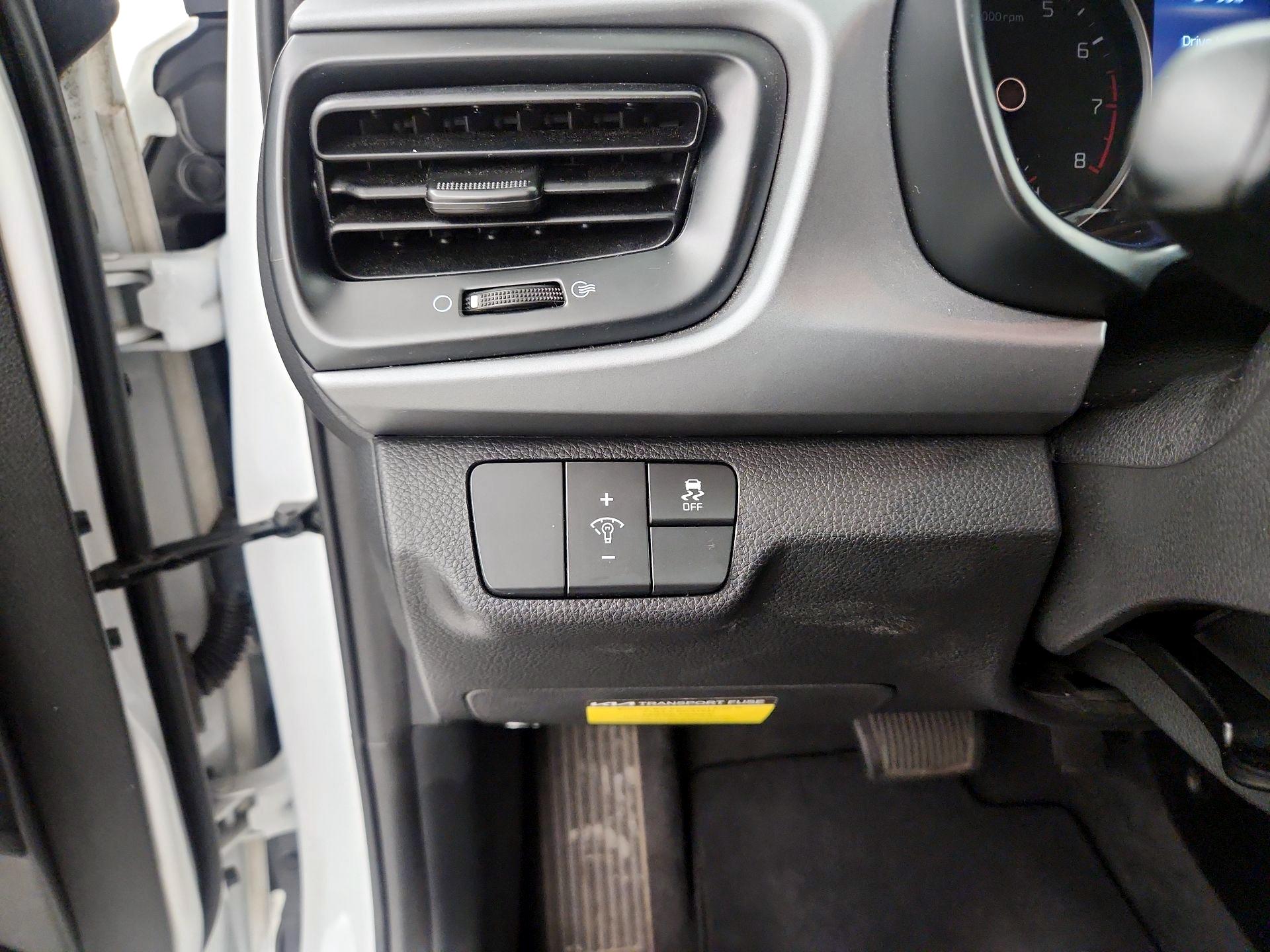 Thumbnail: 2023 Kia Rio - 13