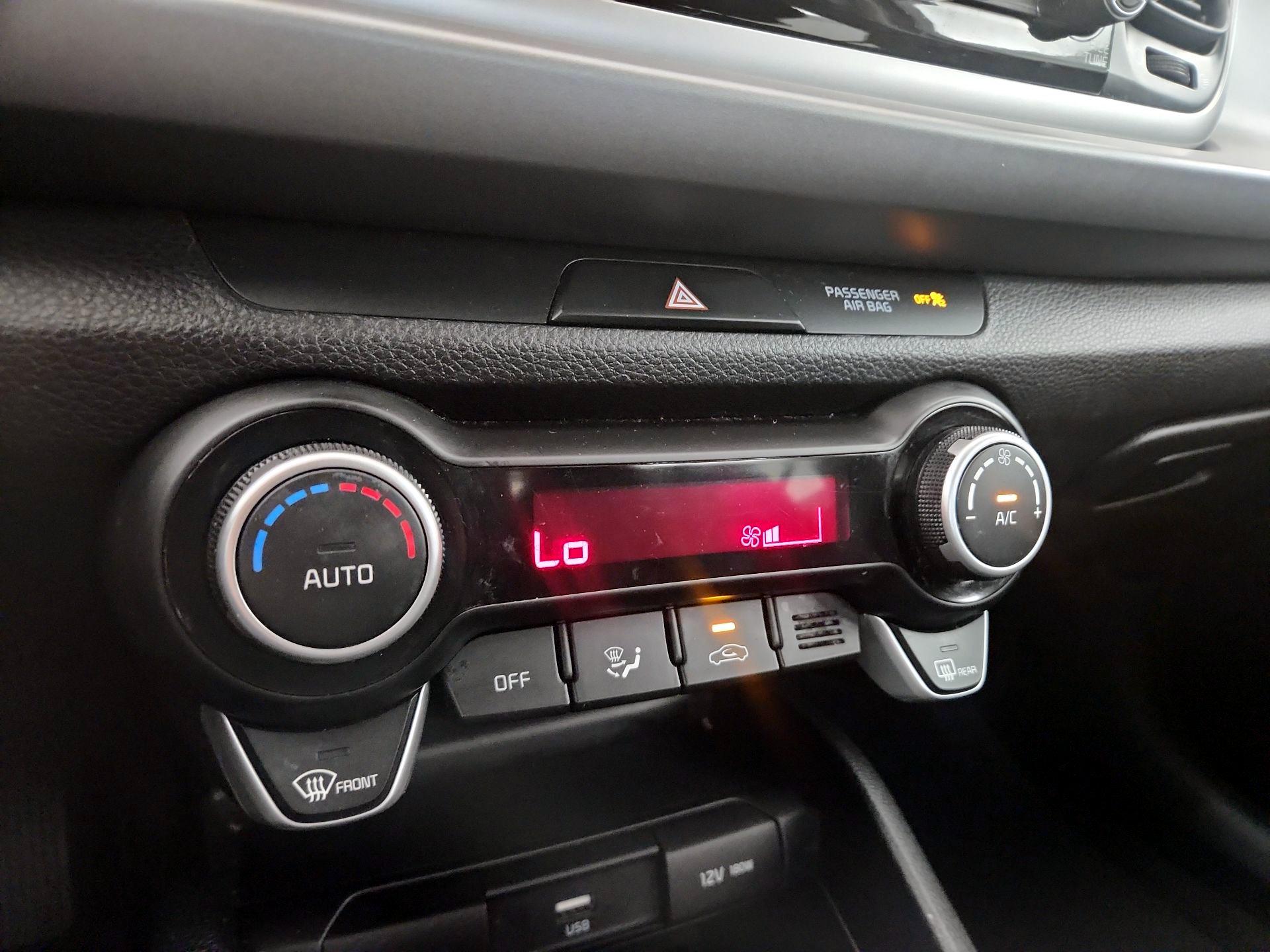 Thumbnail: 2023 Kia Rio - 16