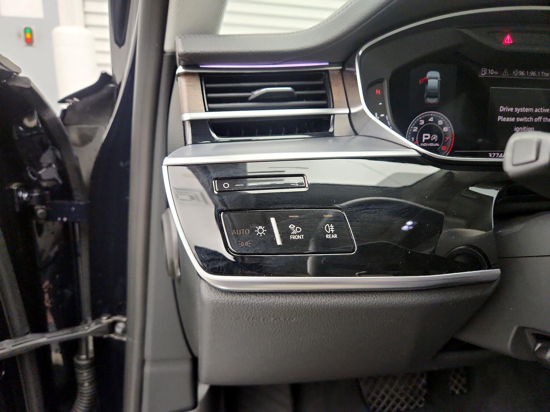 Thumbnail: 2022 Audi A8 - 13