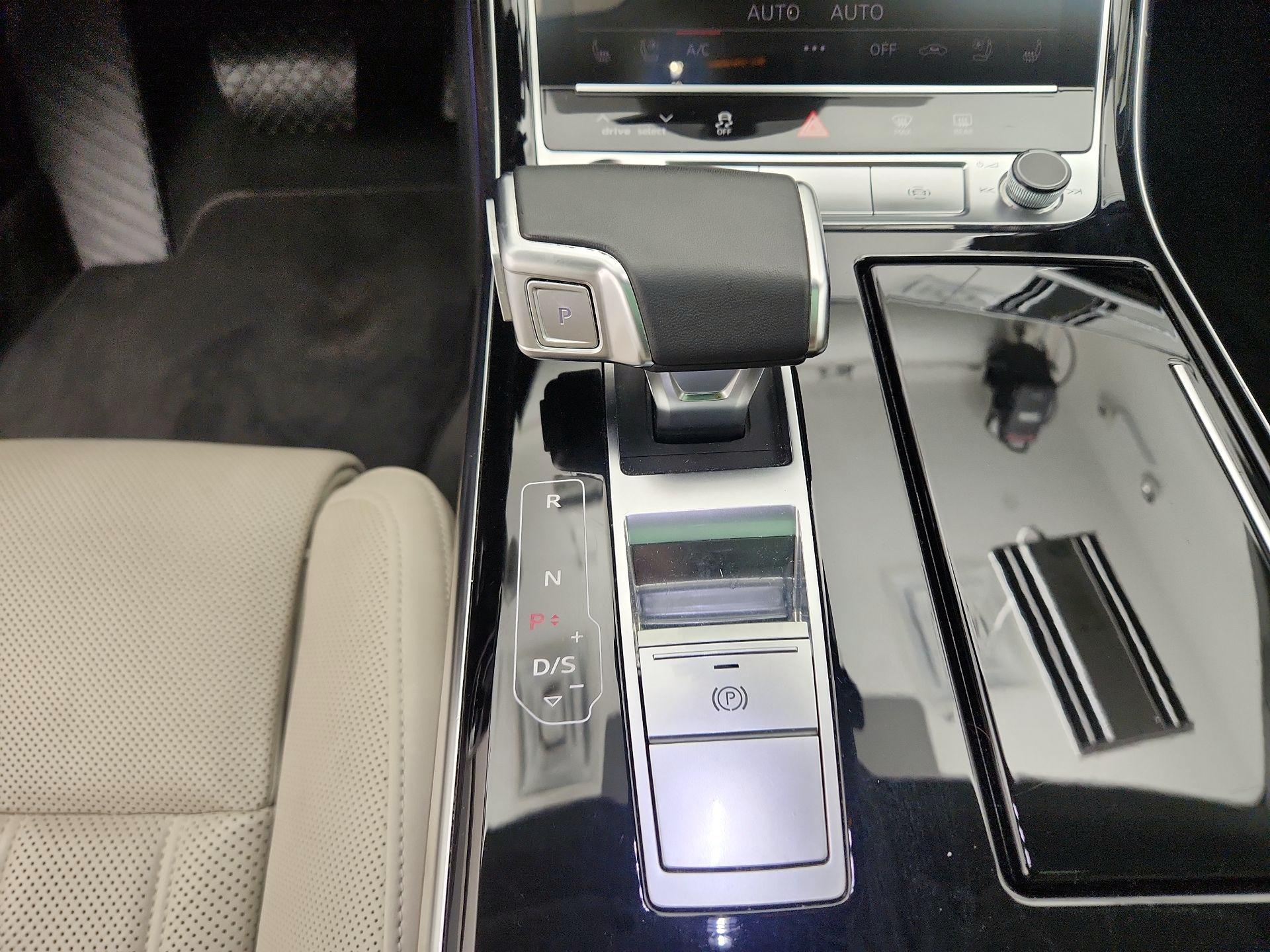 Thumbnail: 2022 Audi A8 - 17