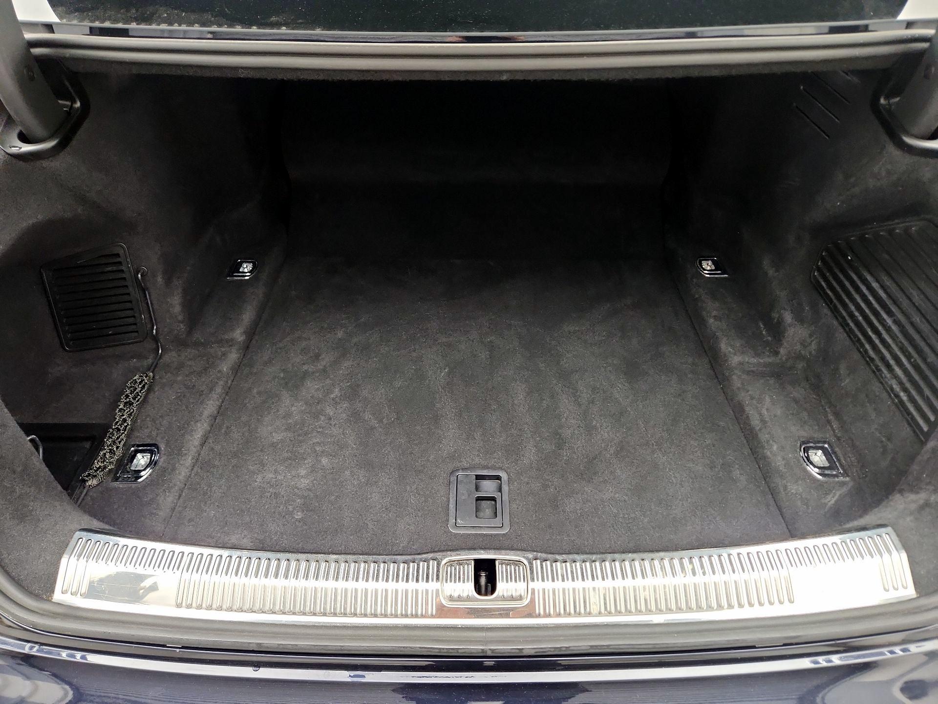 Thumbnail: 2022 Audi A8 - 20