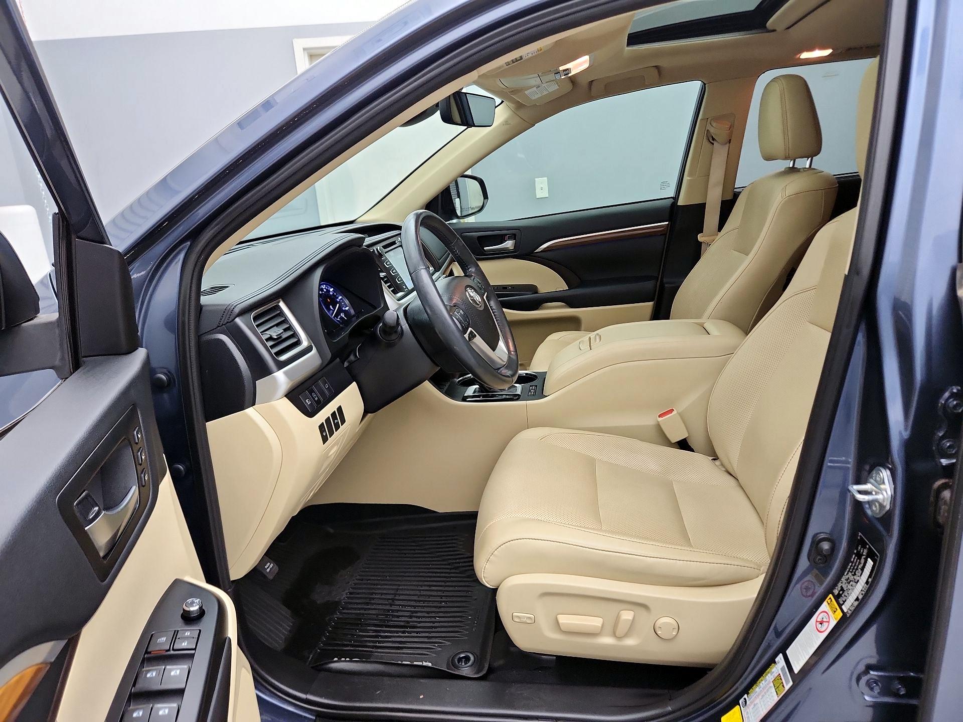 Thumbnail: 2019 Toyota Highlander - 11