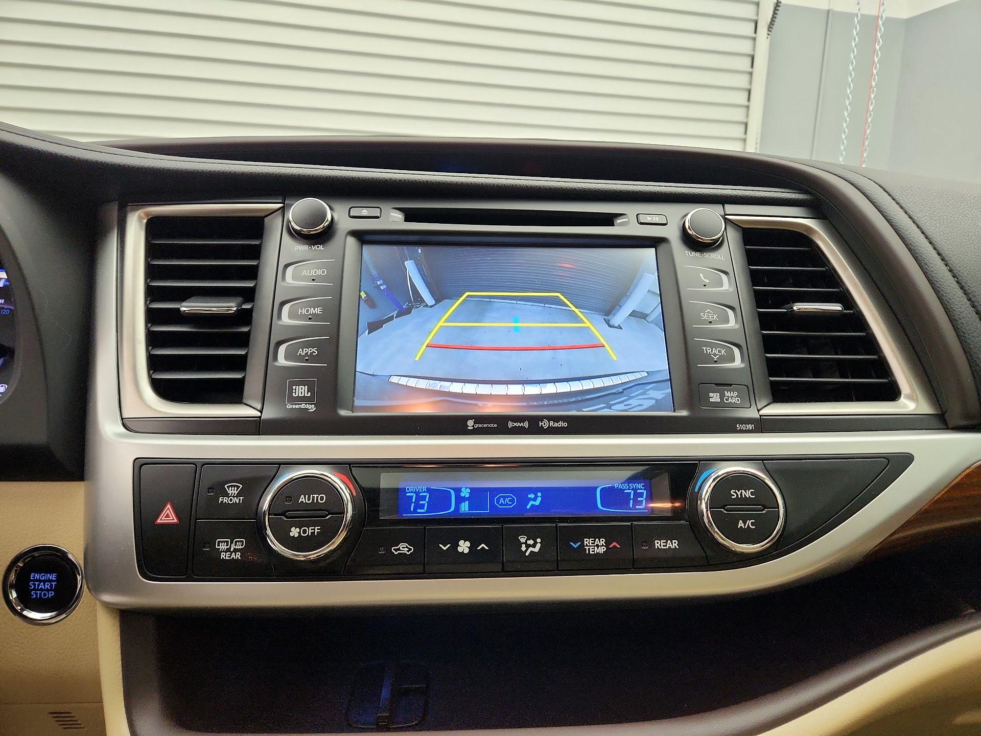 Thumbnail: 2019 Toyota Highlander - 14