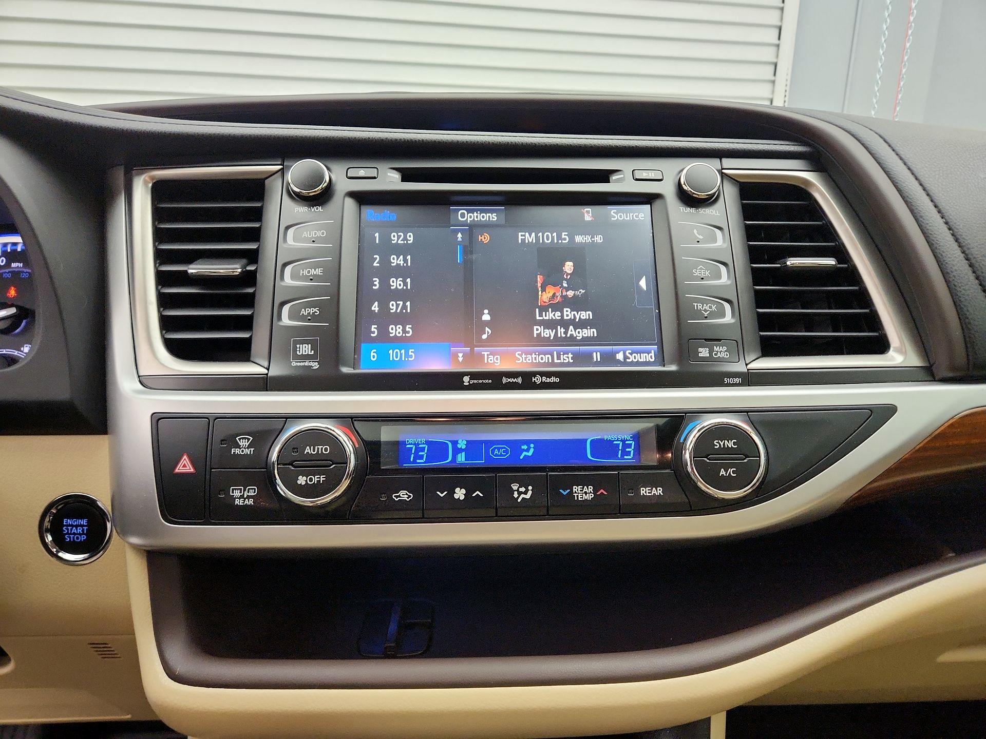 Thumbnail: 2019 Toyota Highlander - 15