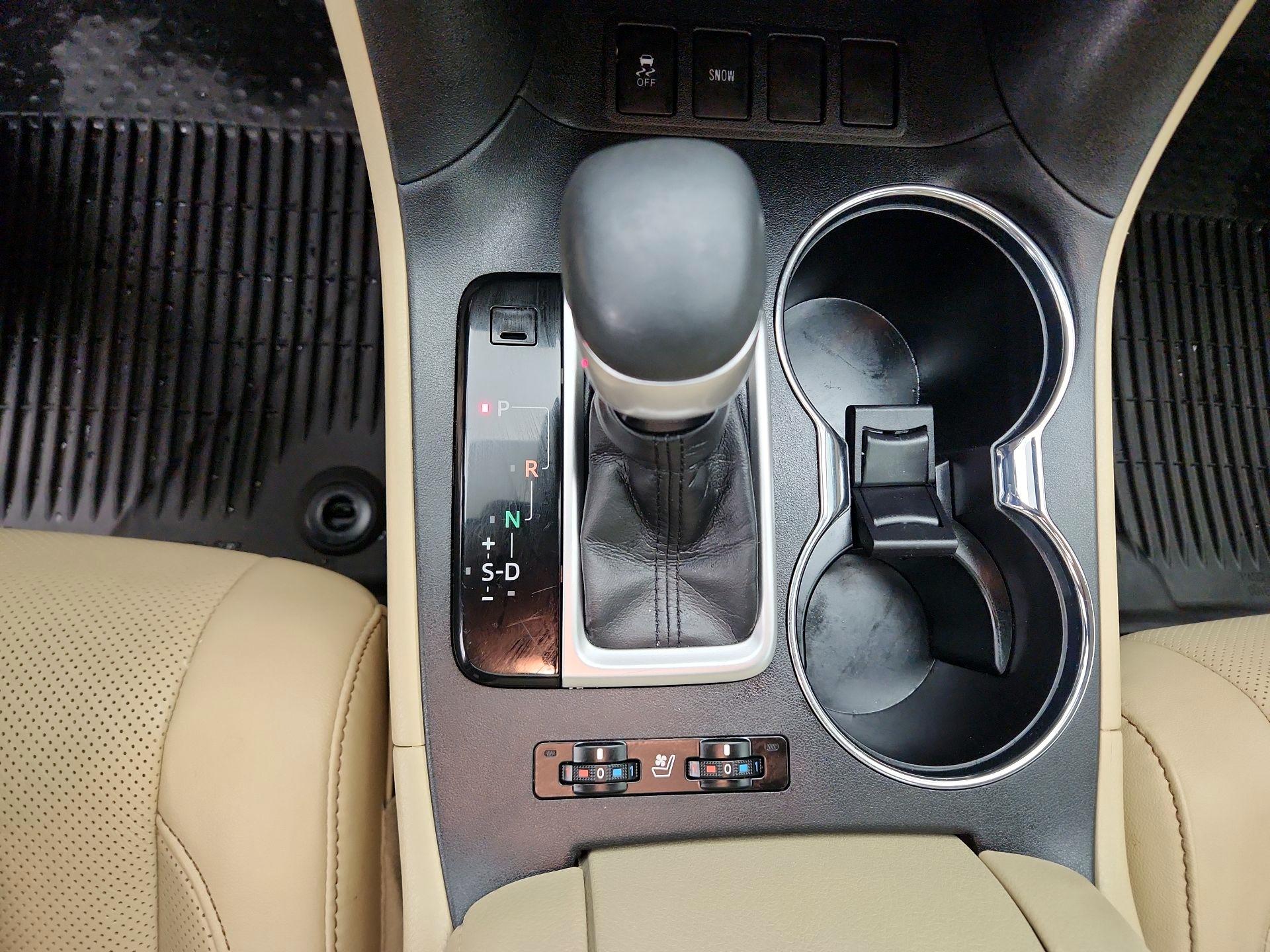 Thumbnail: 2019 Toyota Highlander - 17