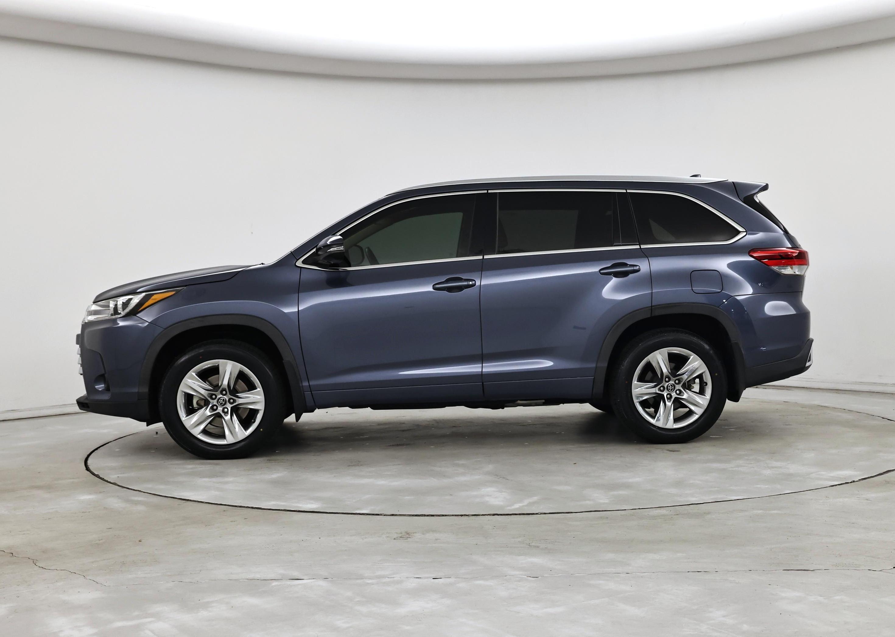 Thumbnail: 2019 Toyota Highlander - 3