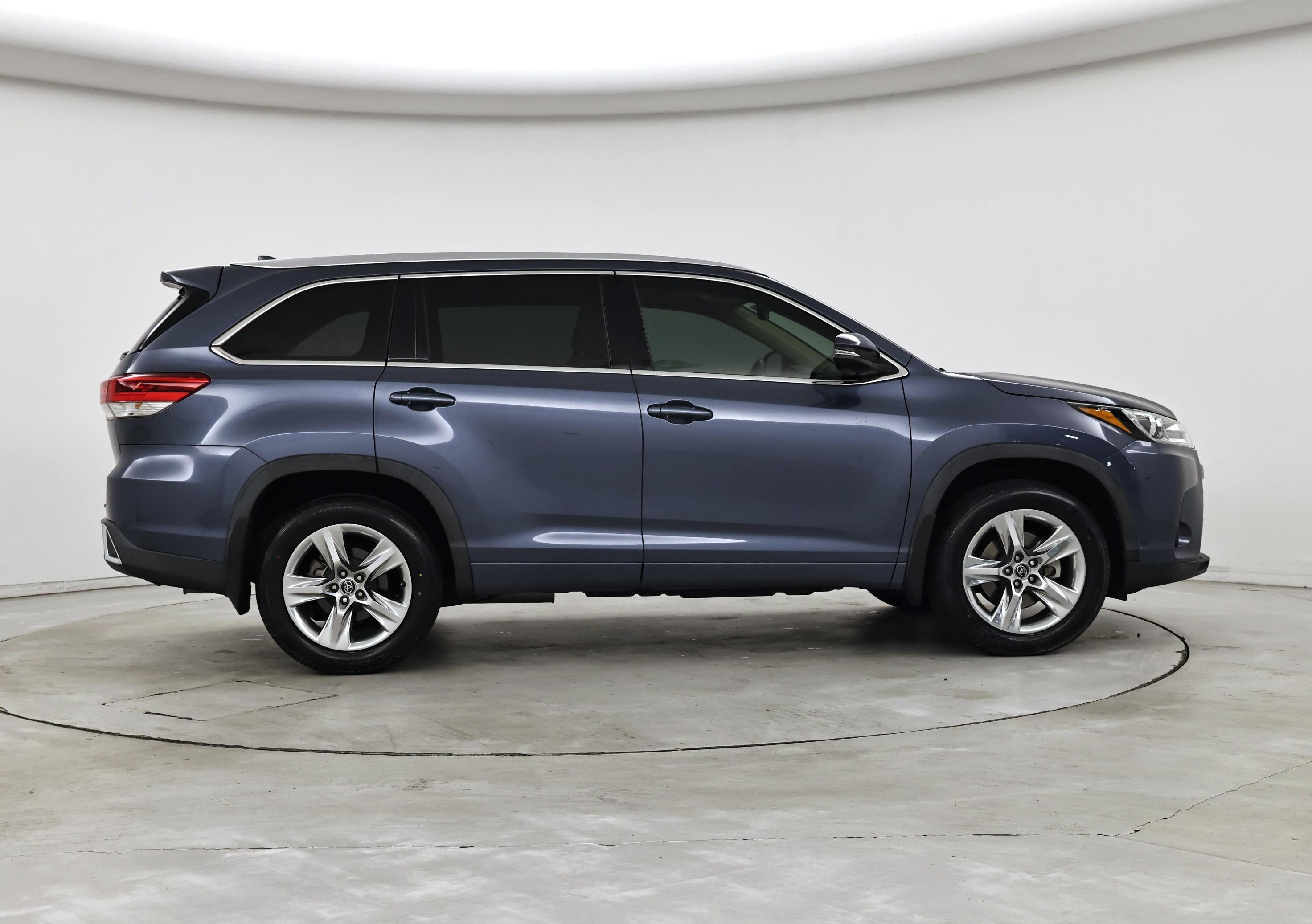 Thumbnail: 2019 Toyota Highlander - 7