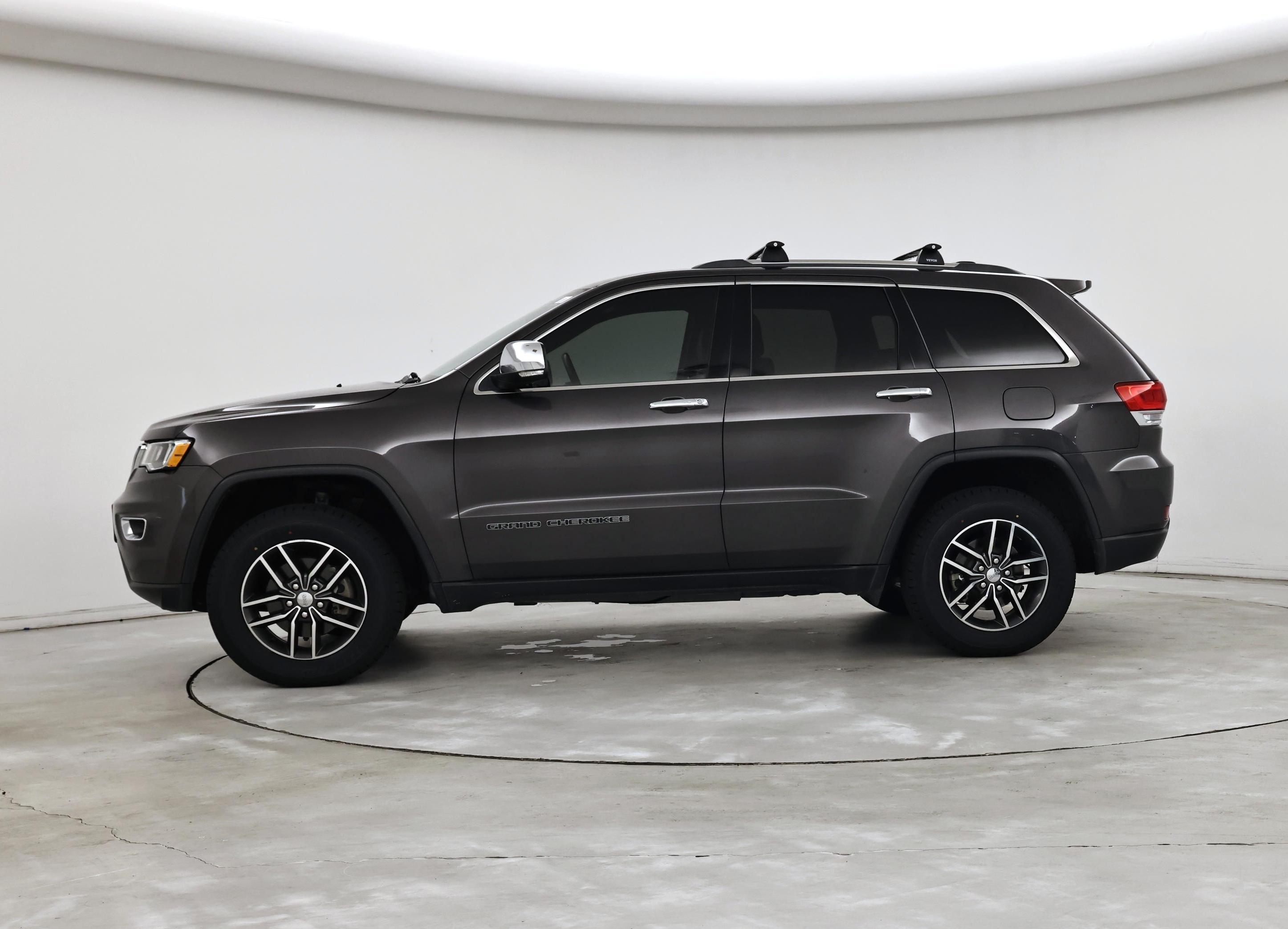 Thumbnail: 2018 Jeep Grand Cherokee - 3