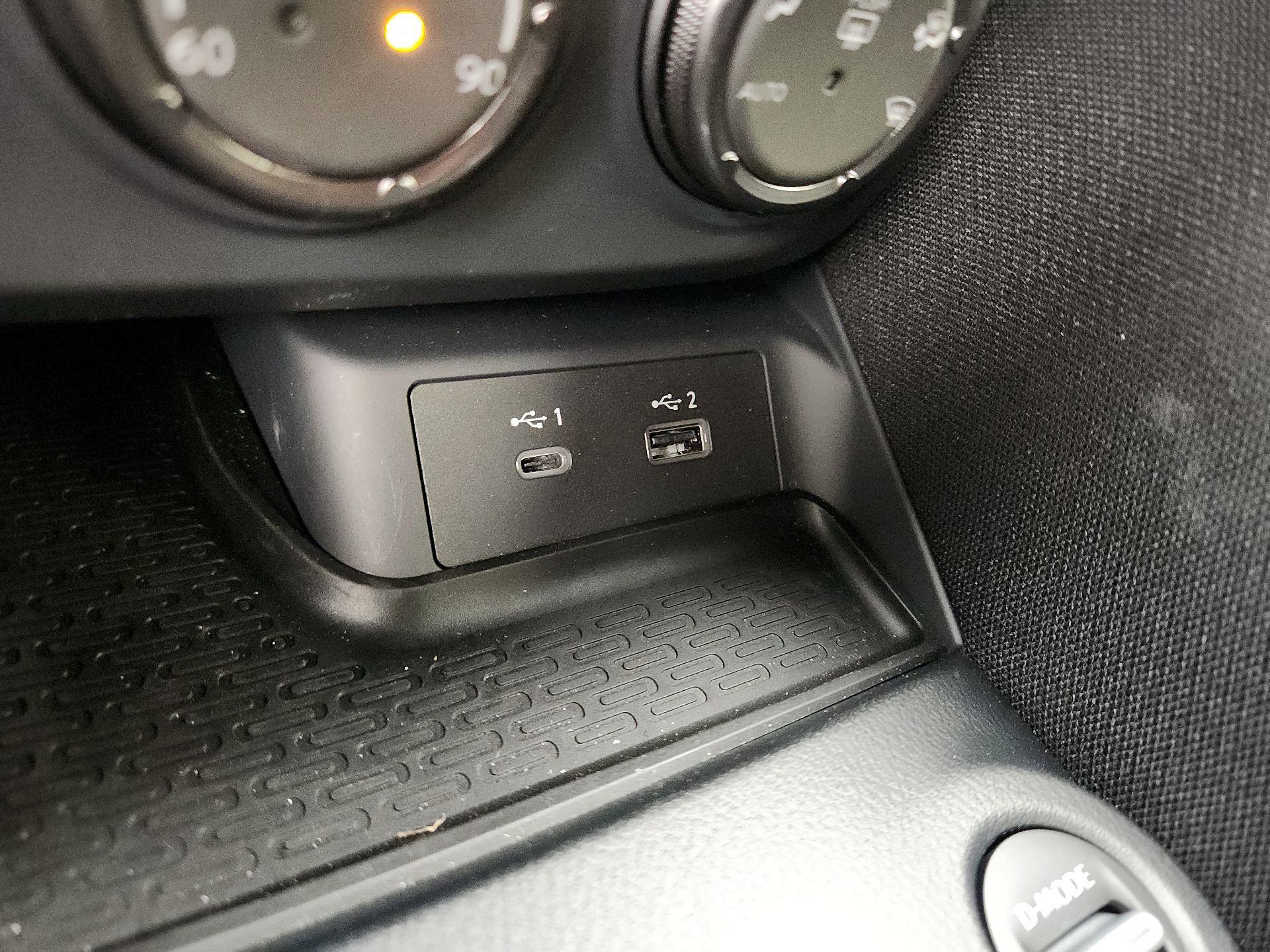 Thumbnail: 2025 Nissan Z - 18