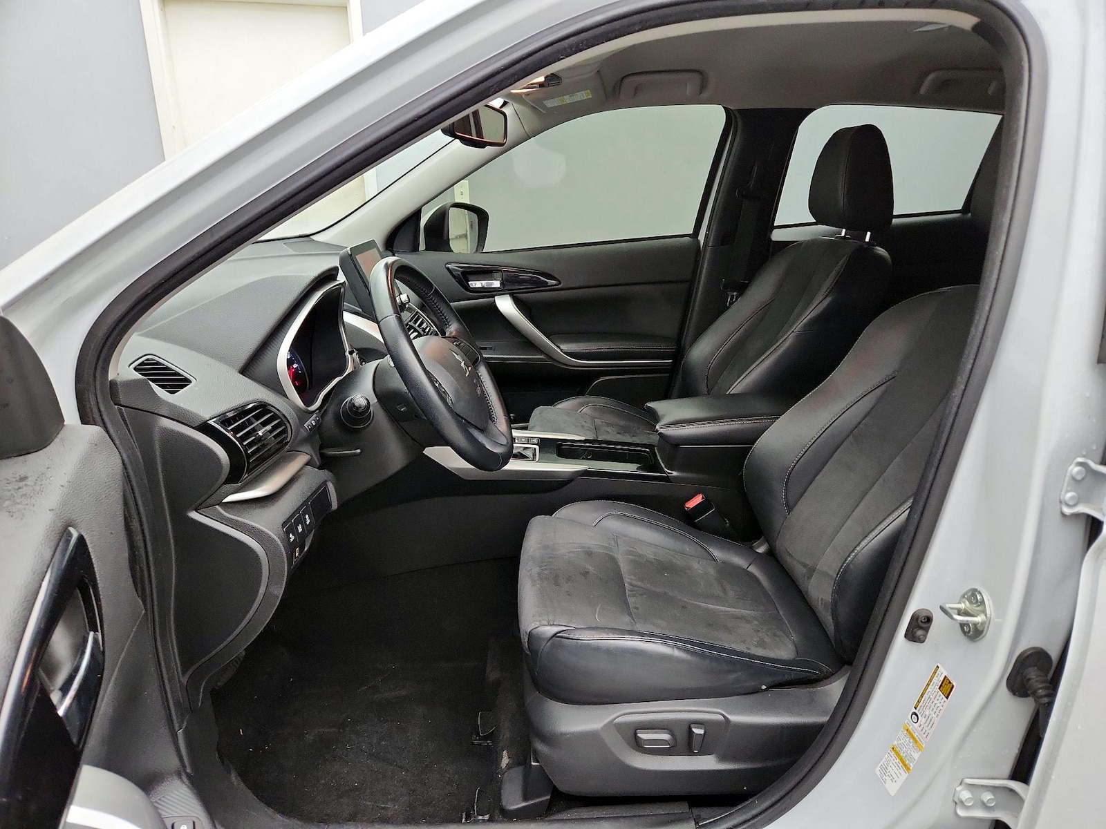 2022 Mitsubishi Eclipse Cross SE - Photo 12