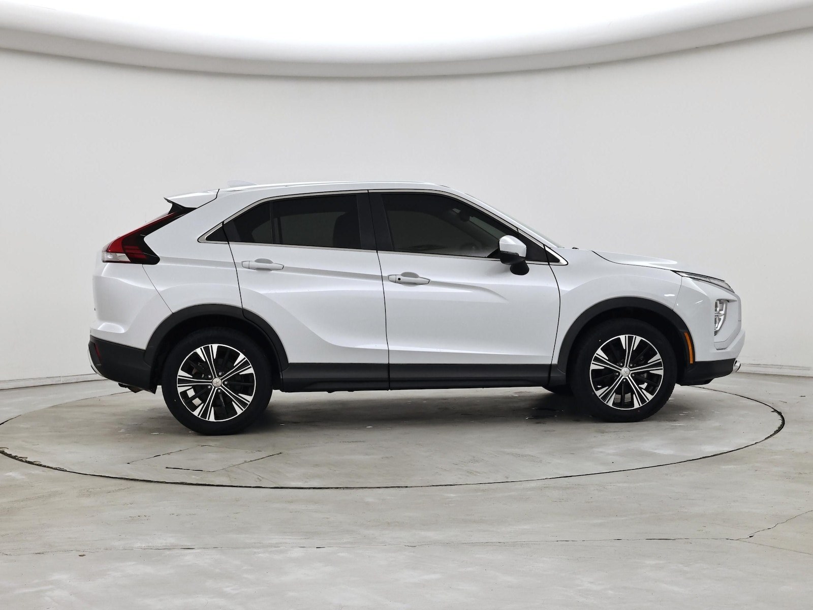 2022 Mitsubishi Eclipse Cross SE - Photo 8
