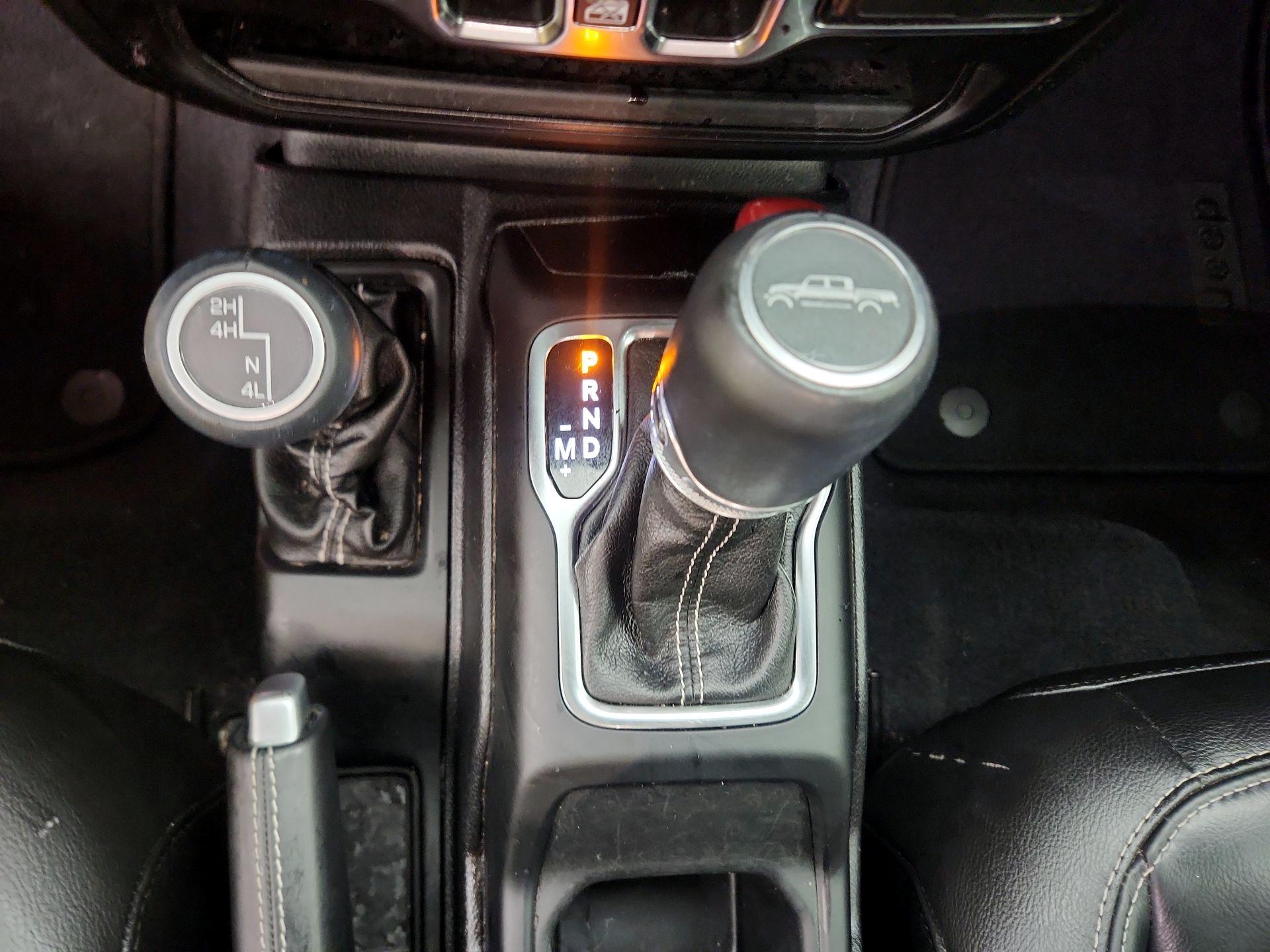 Thumbnail: 2021 Jeep Gladiator - 17