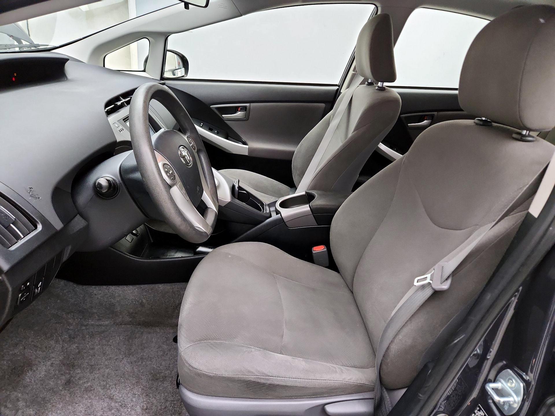 Thumbnail: 2015 Toyota Prius - 11