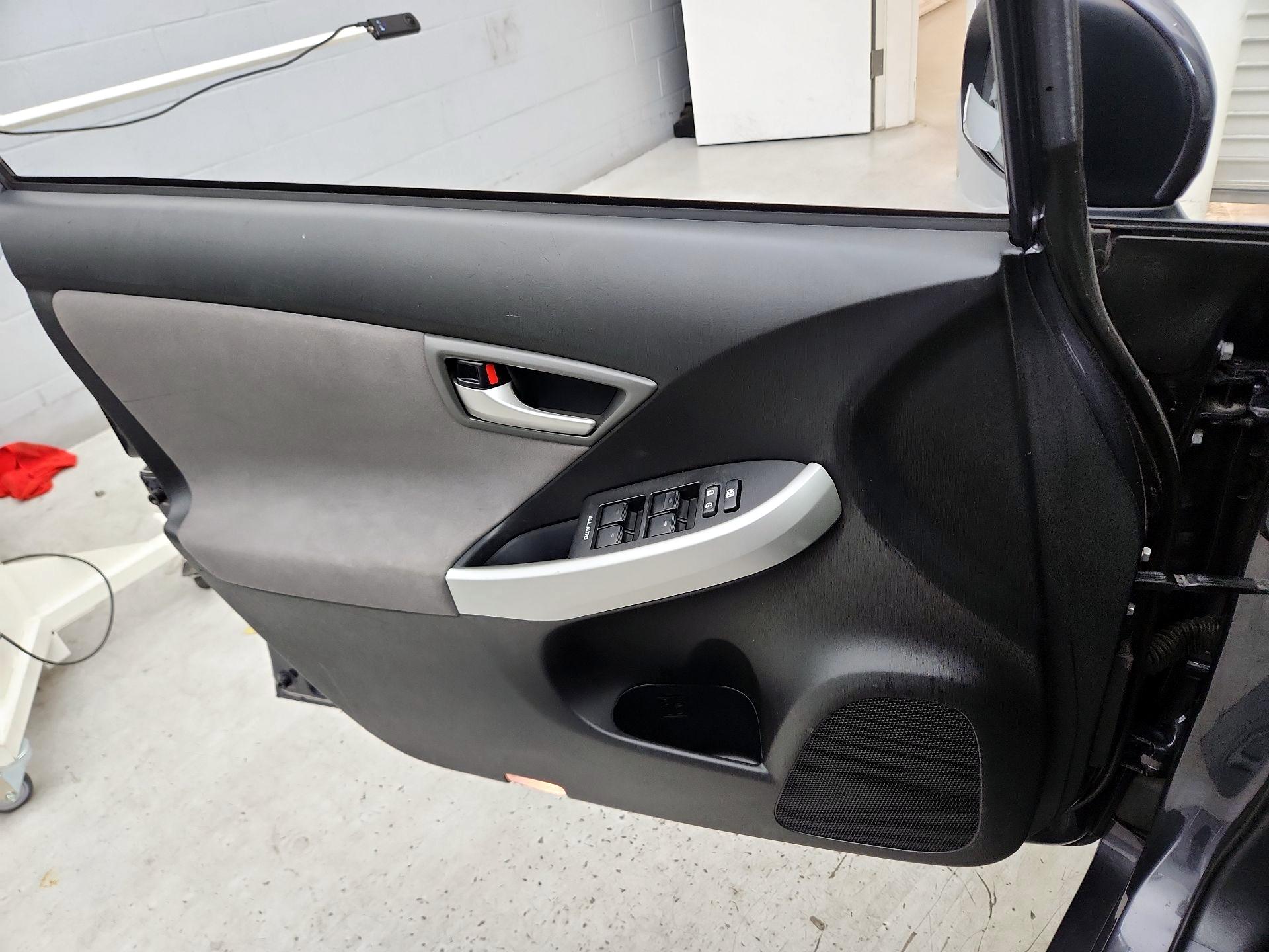 Thumbnail: 2015 Toyota Prius - 12