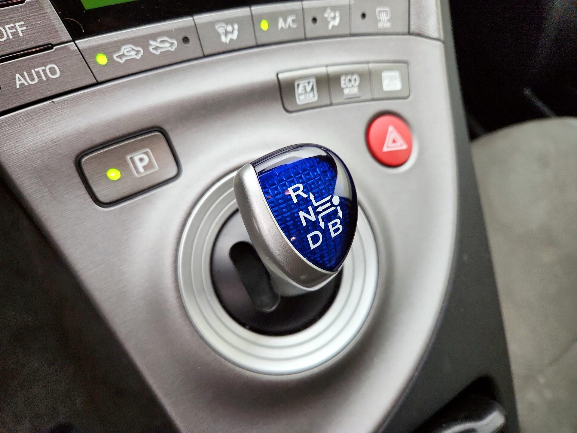 Thumbnail: 2015 Toyota Prius - 17