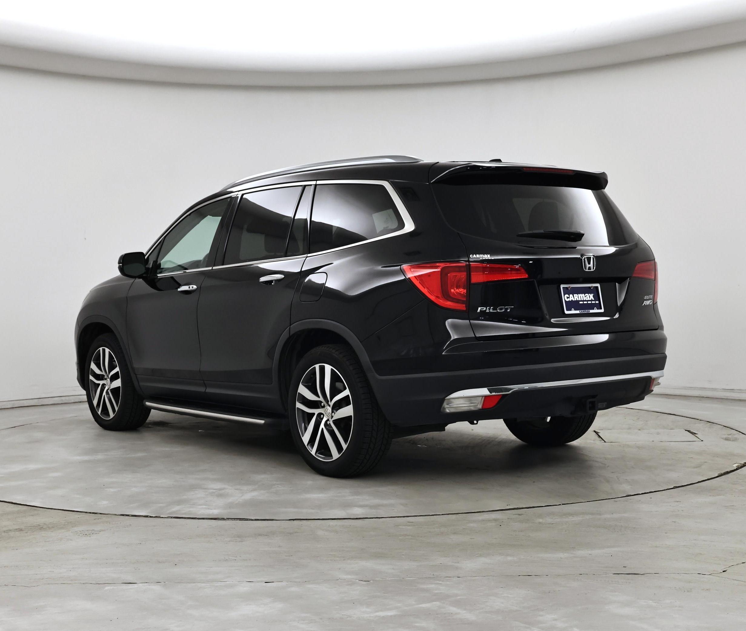 Thumbnail: 2017 Honda Pilot - 2