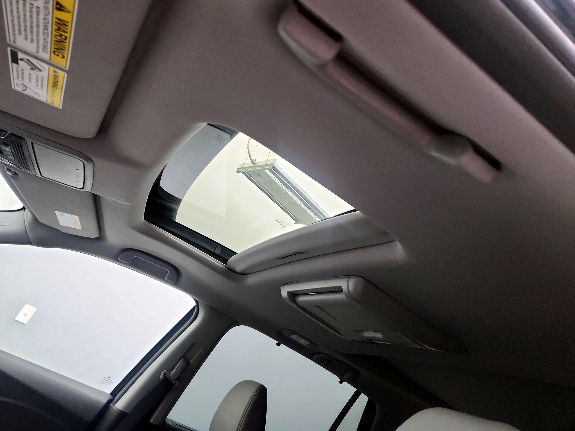 Thumbnail: 2017 Honda Pilot - 20