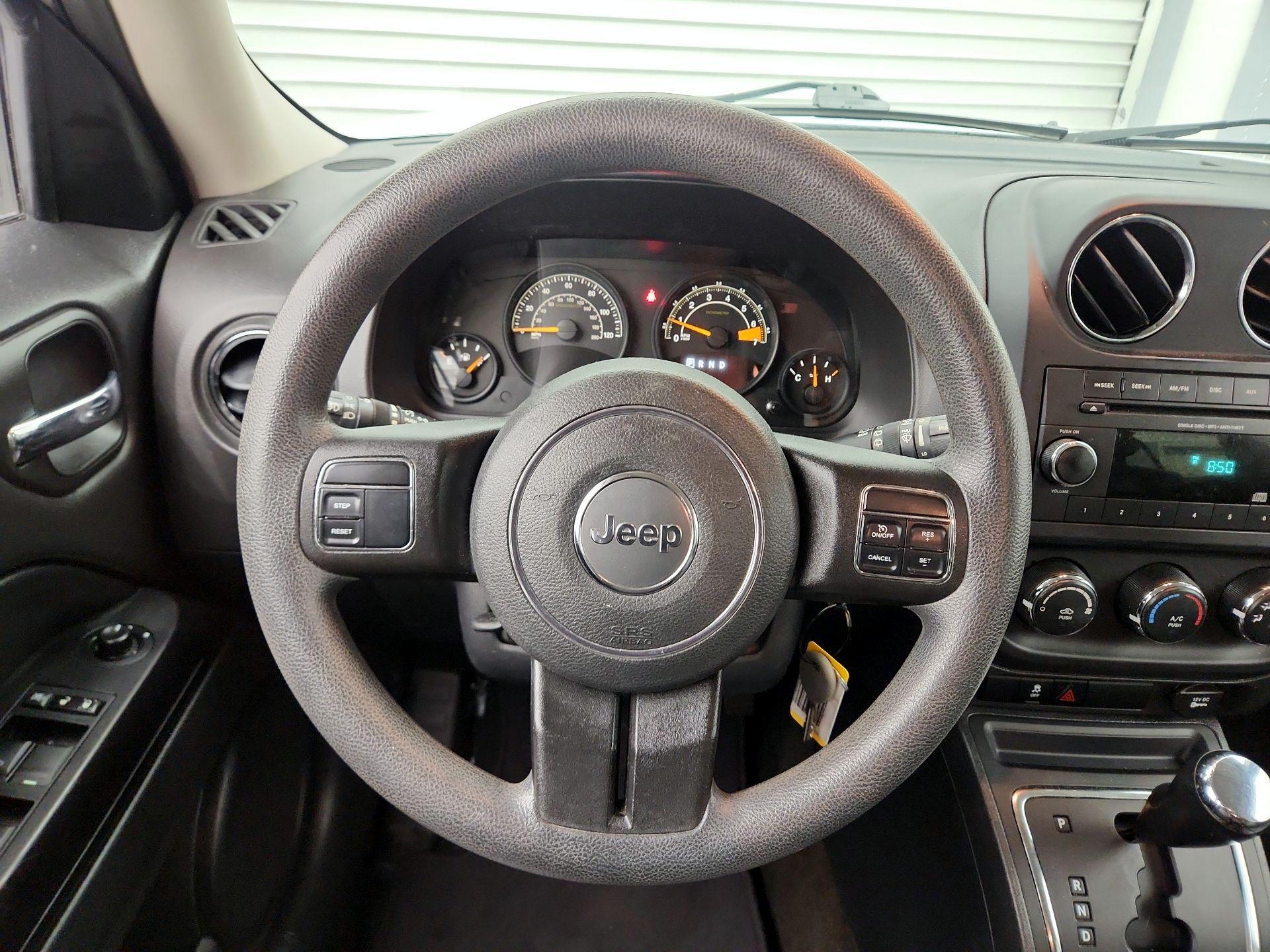 Thumbnail: 2015 Jeep Patriot - 10