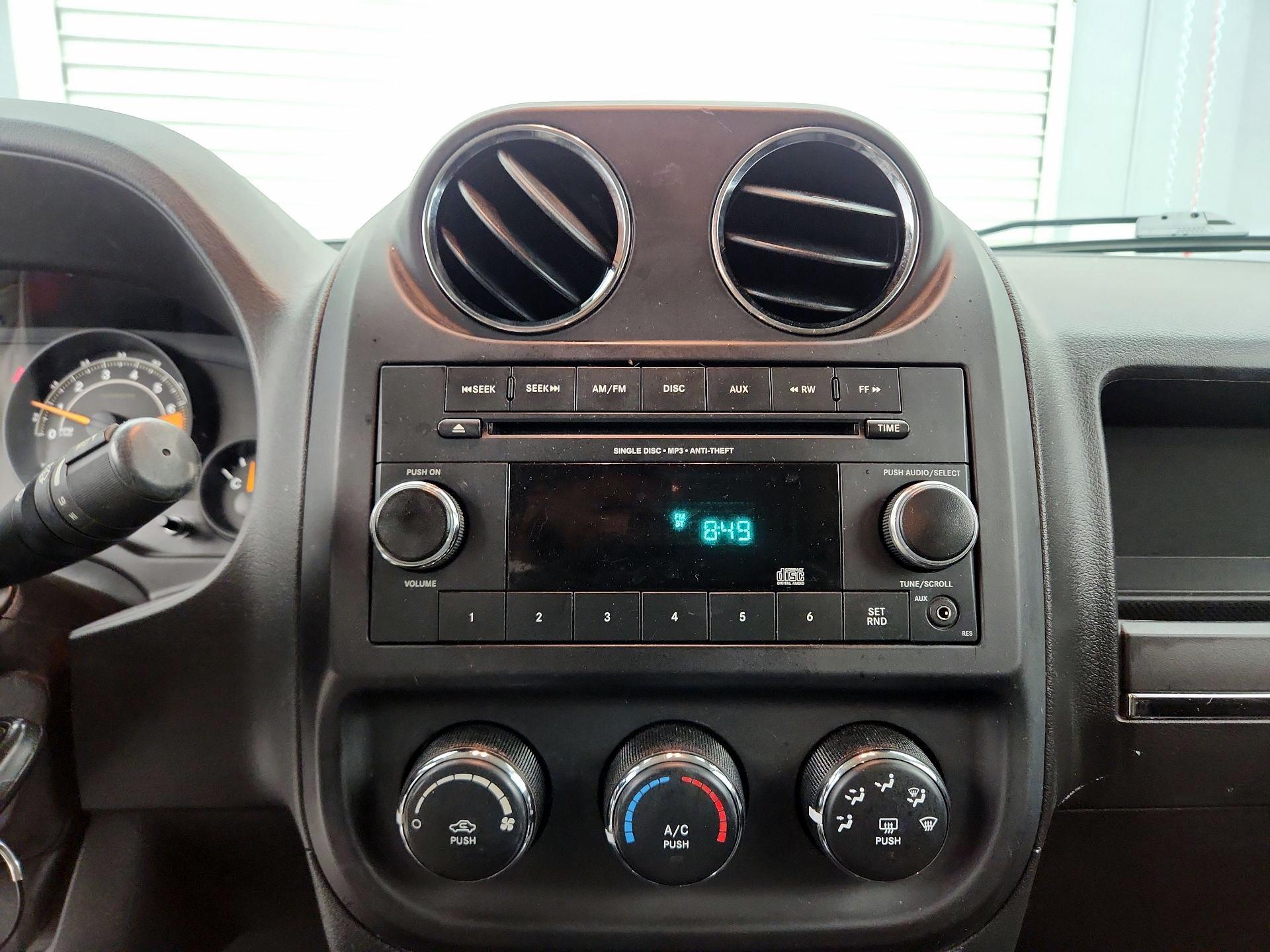 Thumbnail: 2015 Jeep Patriot - 13