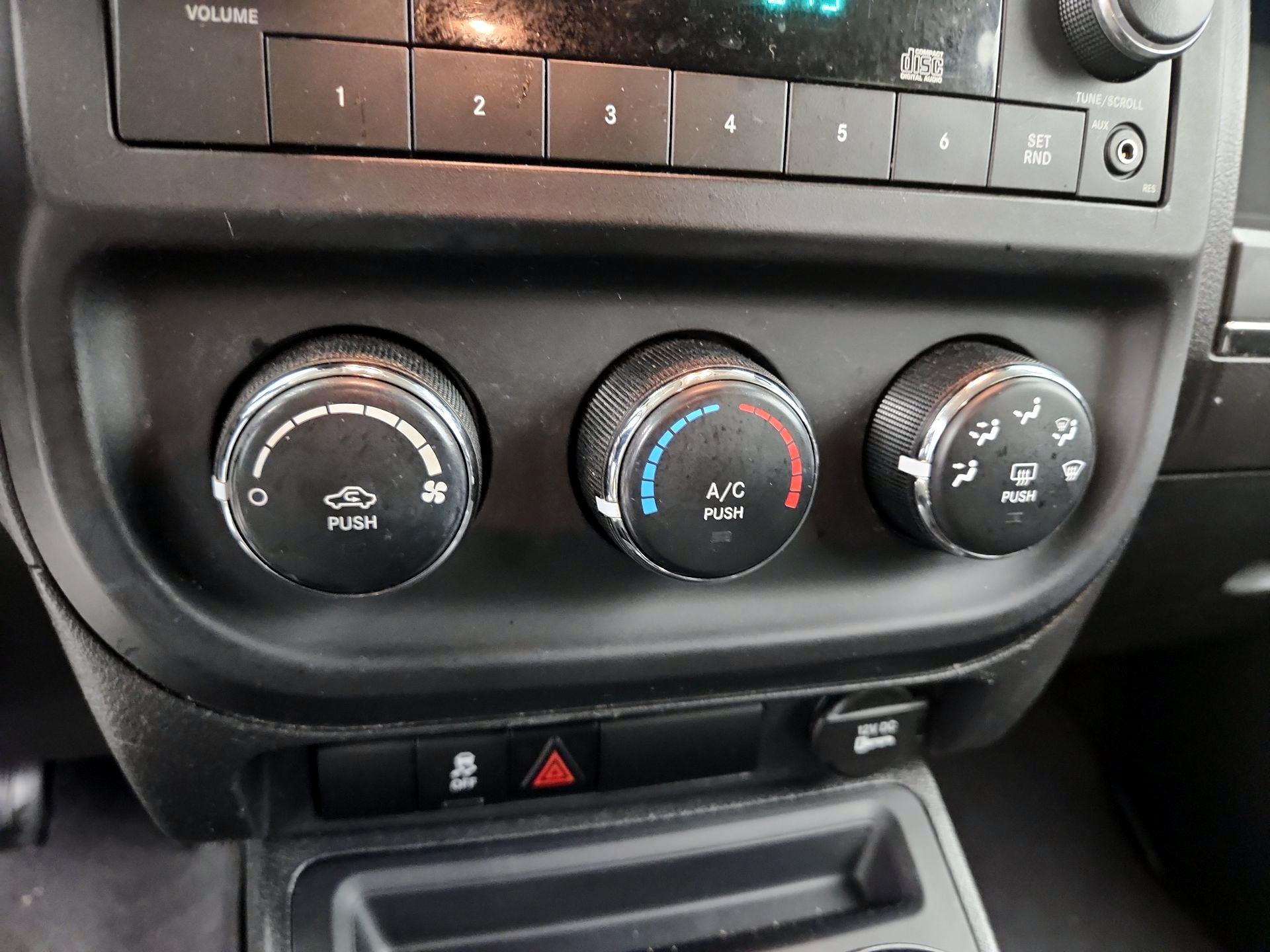 Thumbnail: 2015 Jeep Patriot - 14