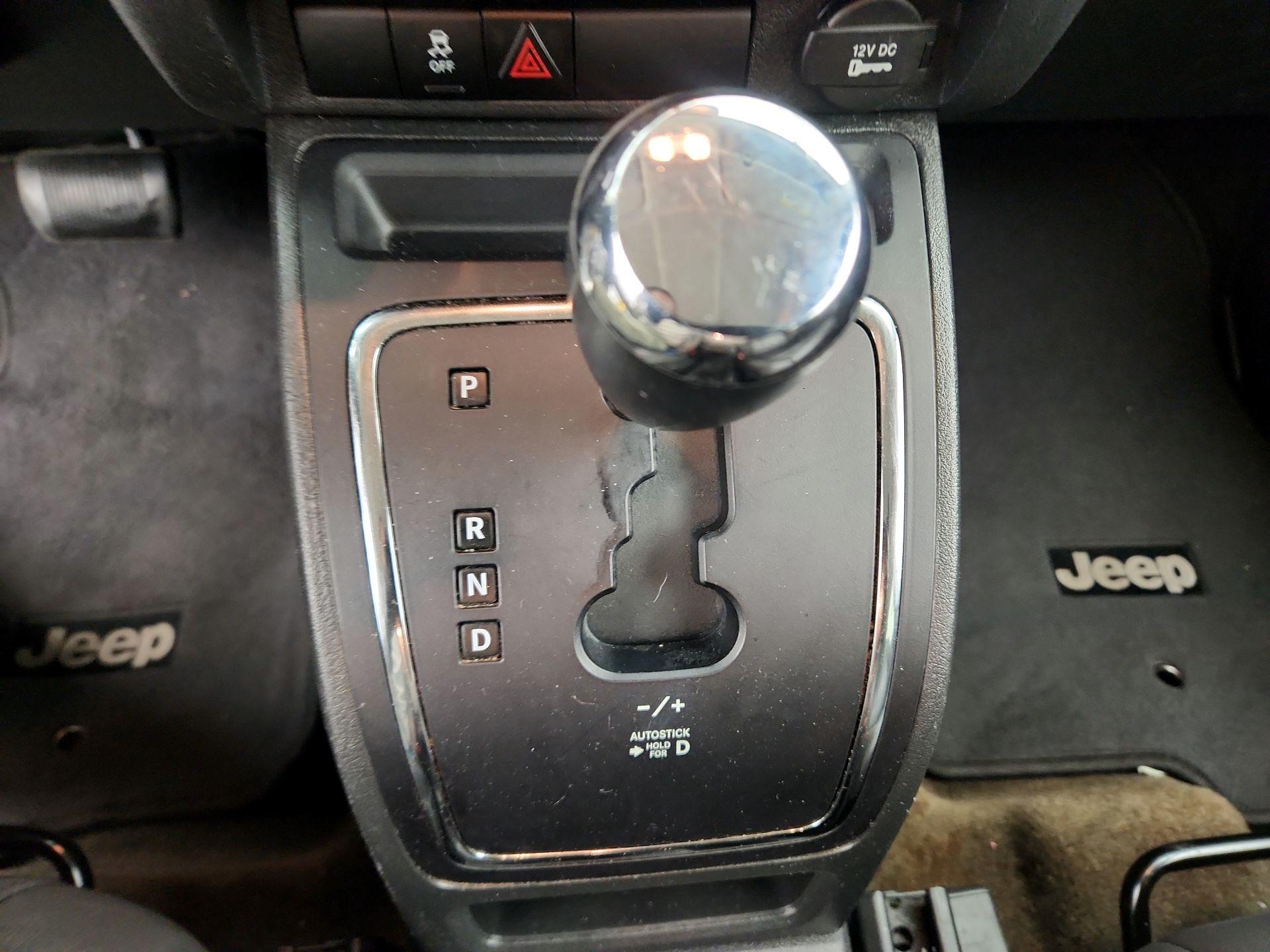 Thumbnail: 2015 Jeep Patriot - 15