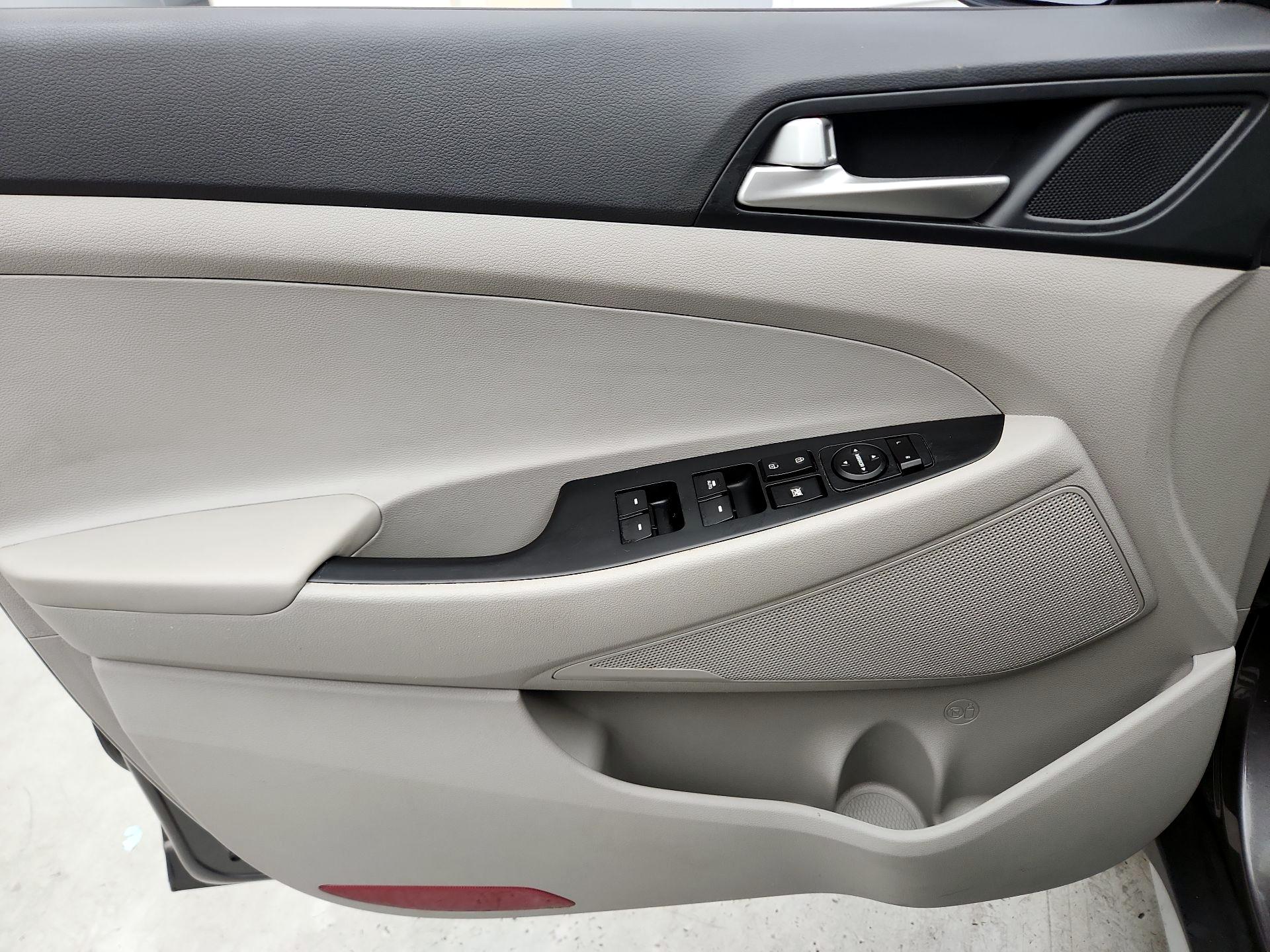 Thumbnail: 2020 Hyundai Tucson - 12