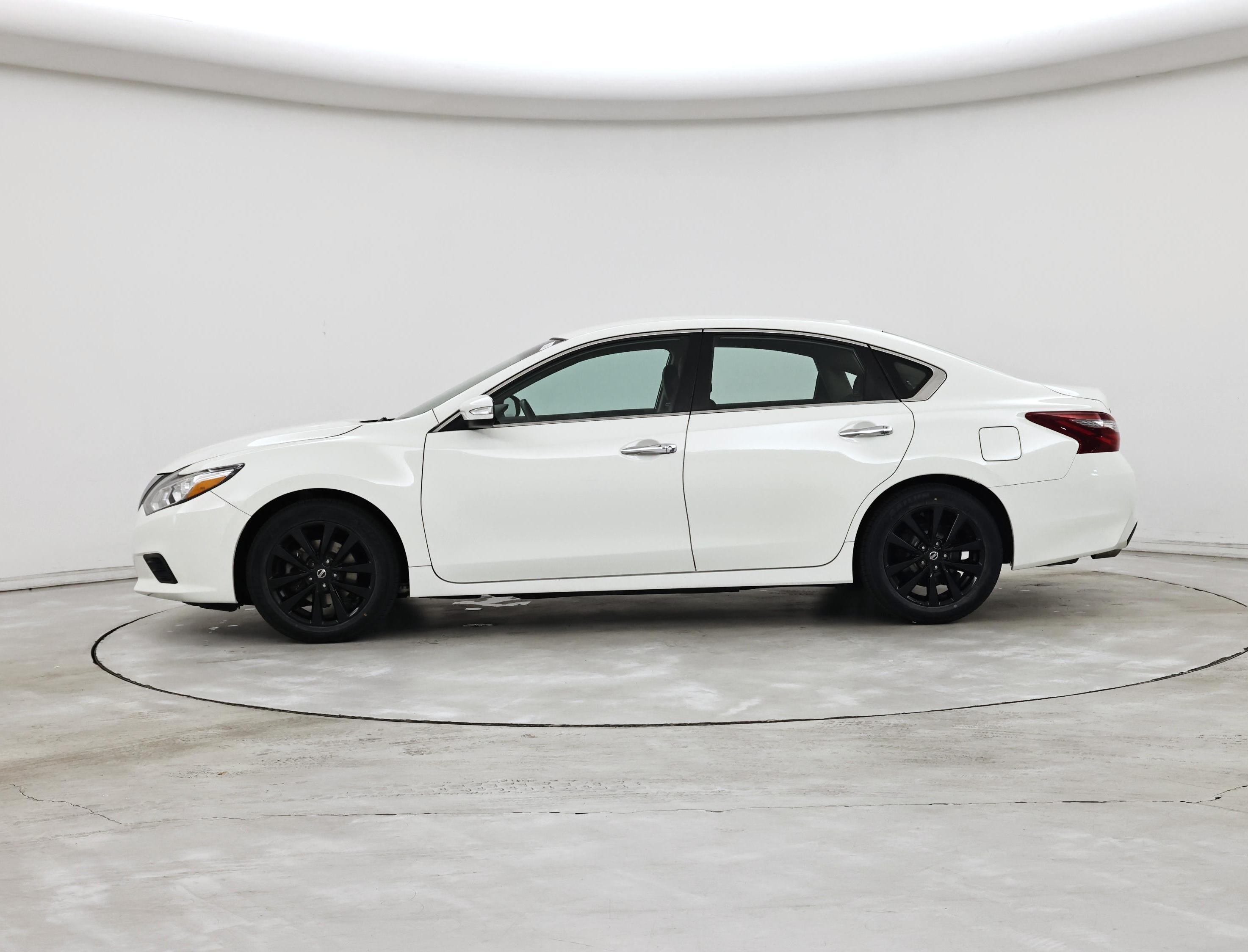 Thumbnail: 2018 Nissan Altima - 3