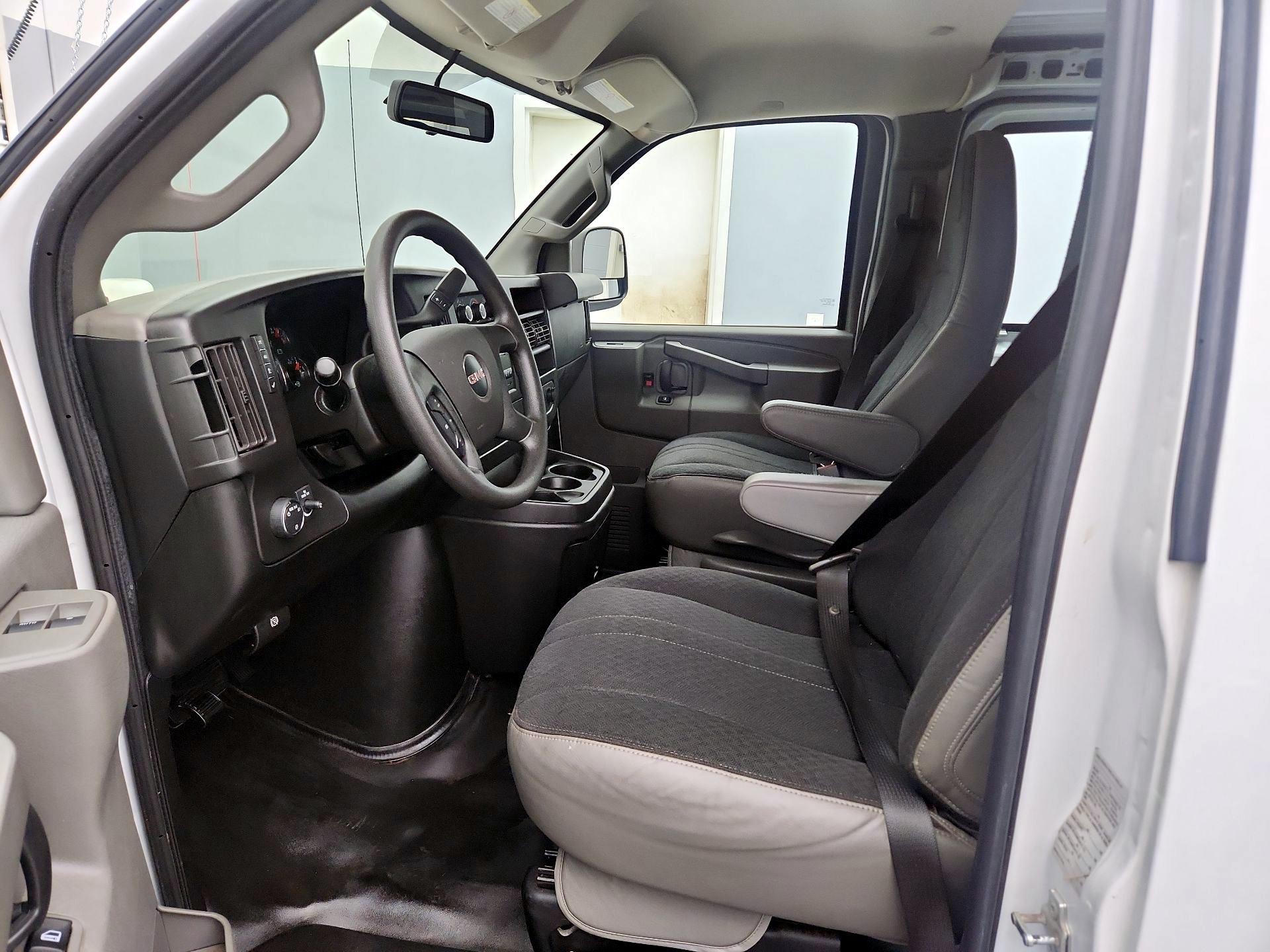 Thumbnail: 2018 GMC Savana - 11