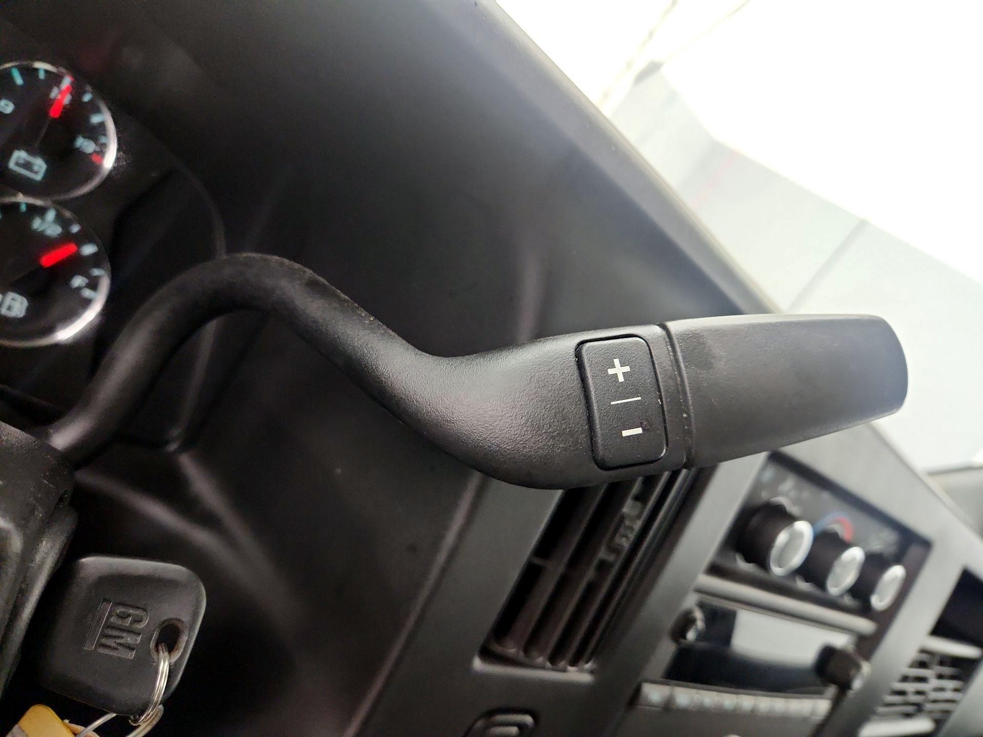 Thumbnail: 2018 GMC Savana - 16