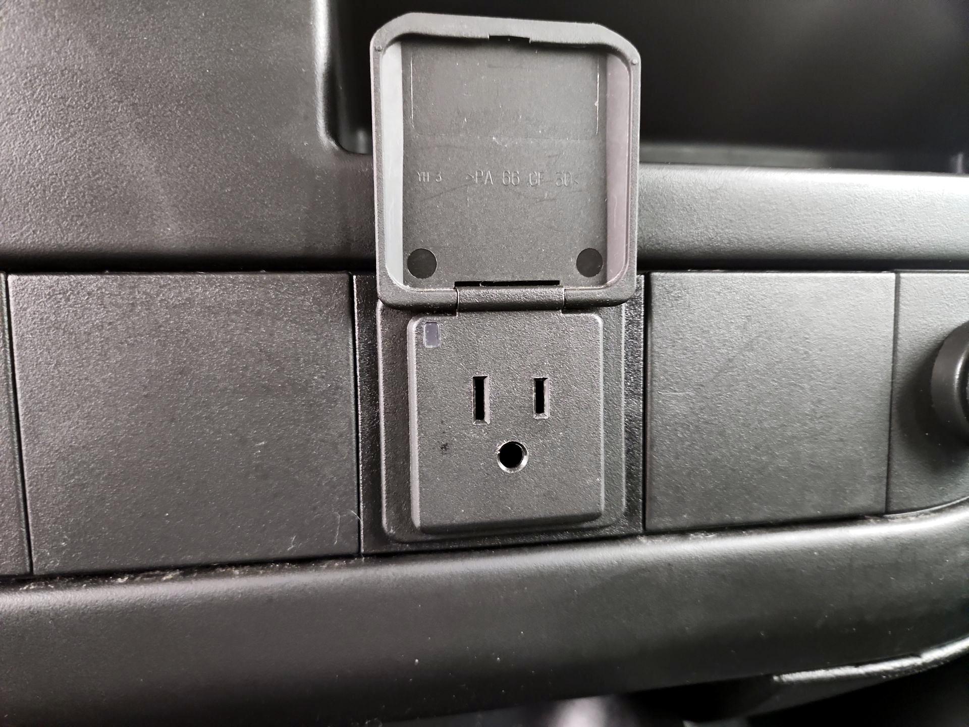 Thumbnail: 2018 GMC Savana - 17