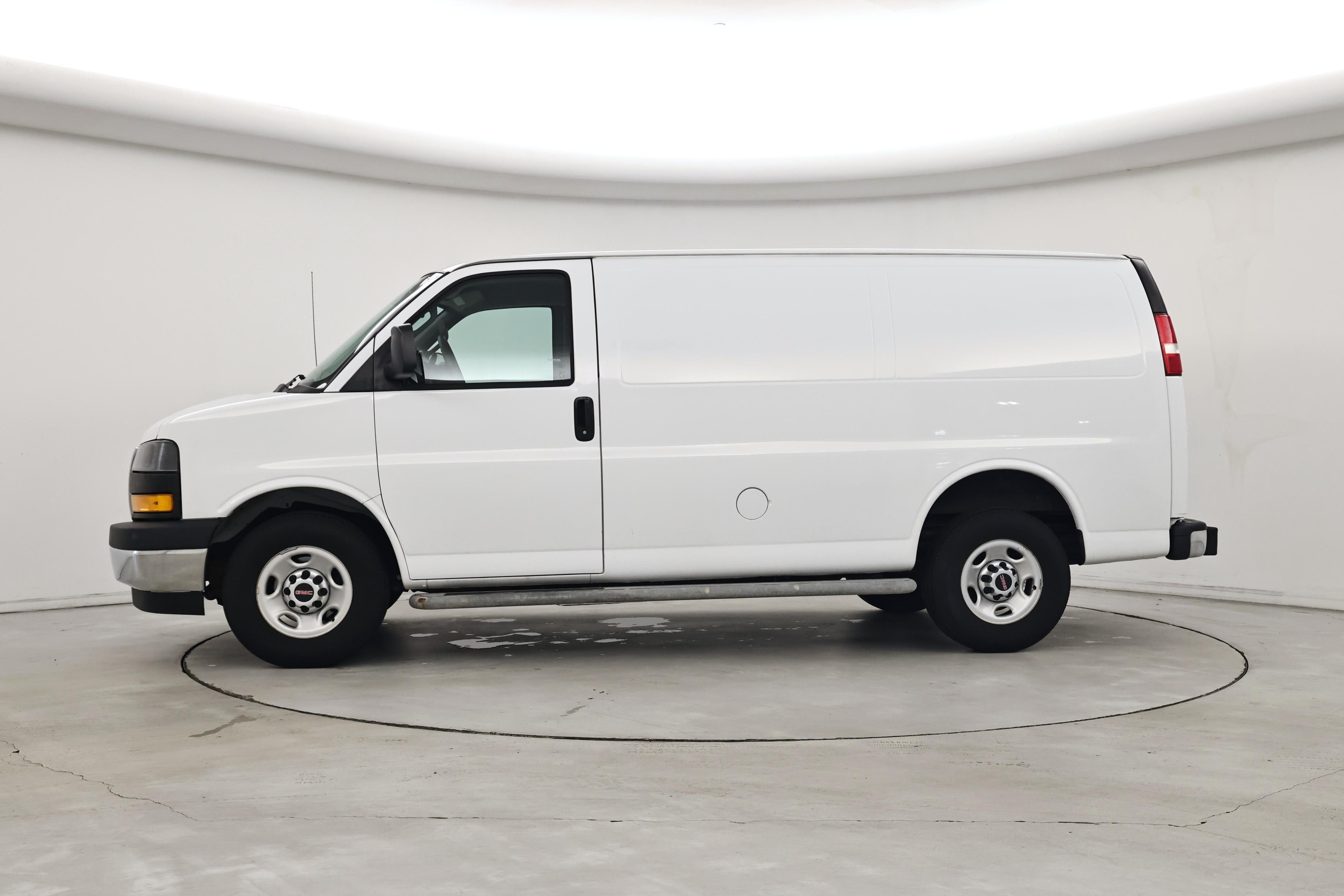 Thumbnail: 2018 GMC Savana - 3