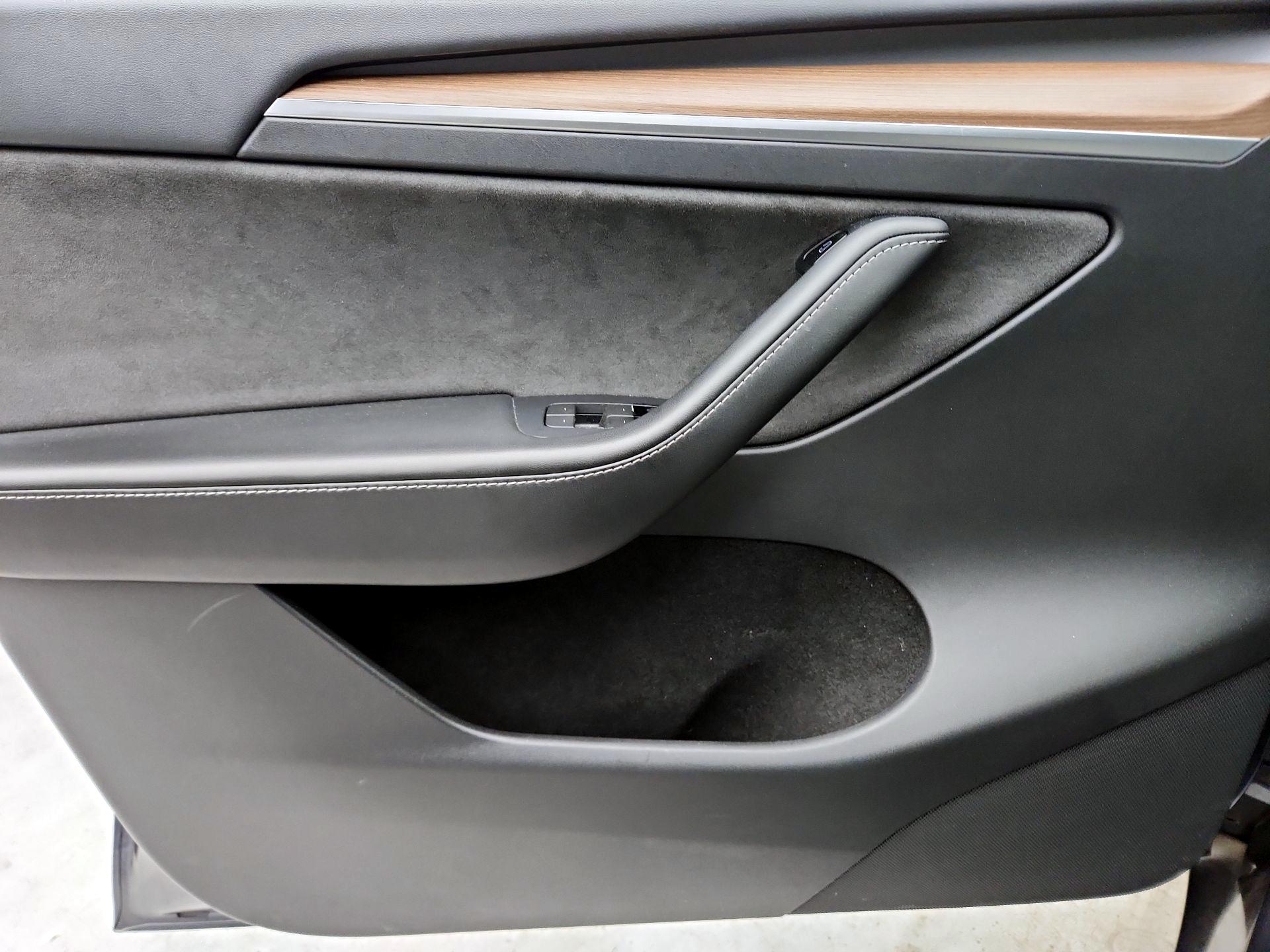 Thumbnail: 2023 Tesla Model Y - 12